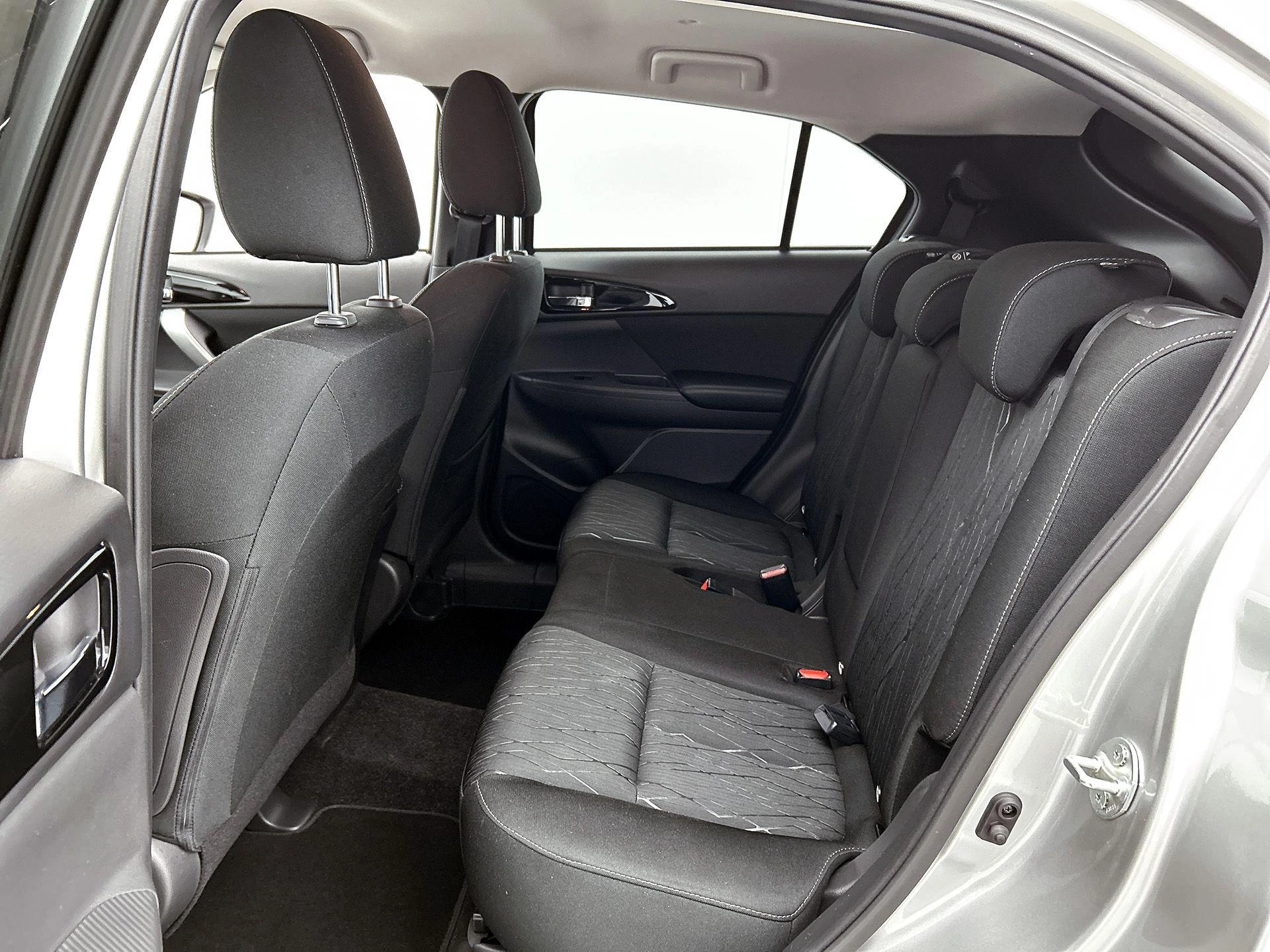 Mitsubishi-Eclipse Cross-image-25