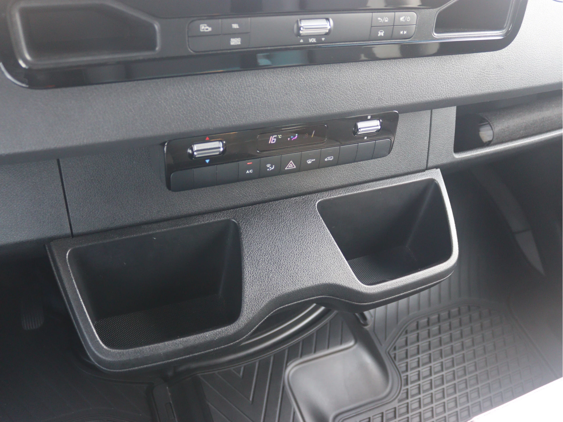 Mercedes-Benz-Sprinter-image-10