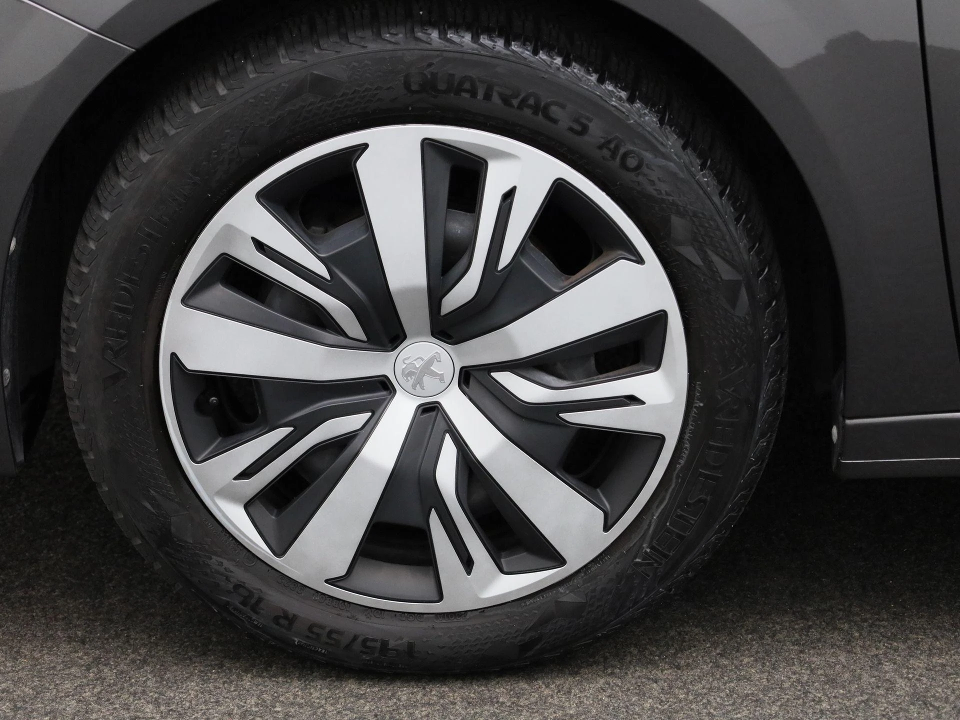 Peugeot-208-image-11
