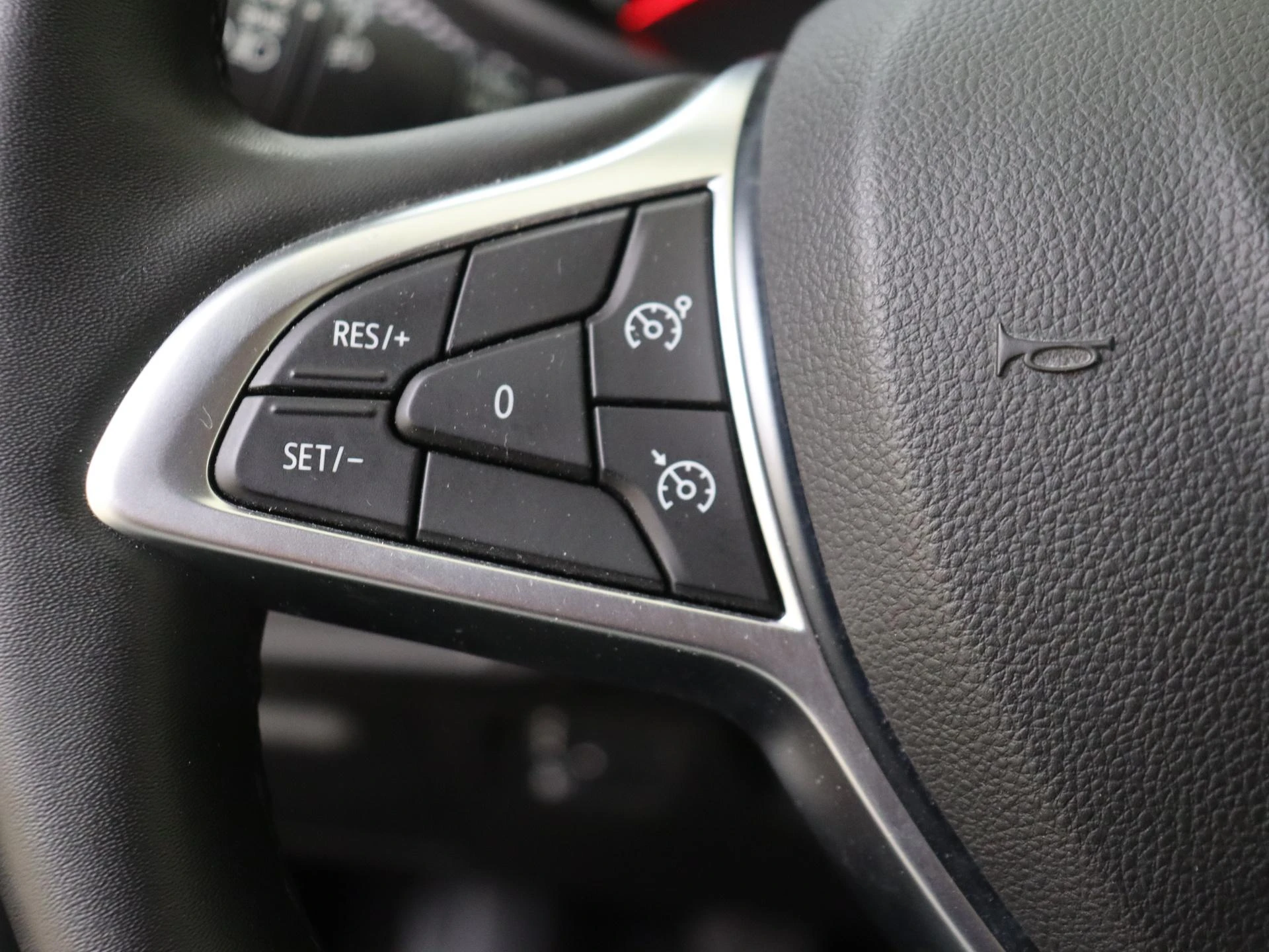 Dacia-Sandero Stepway-image-12