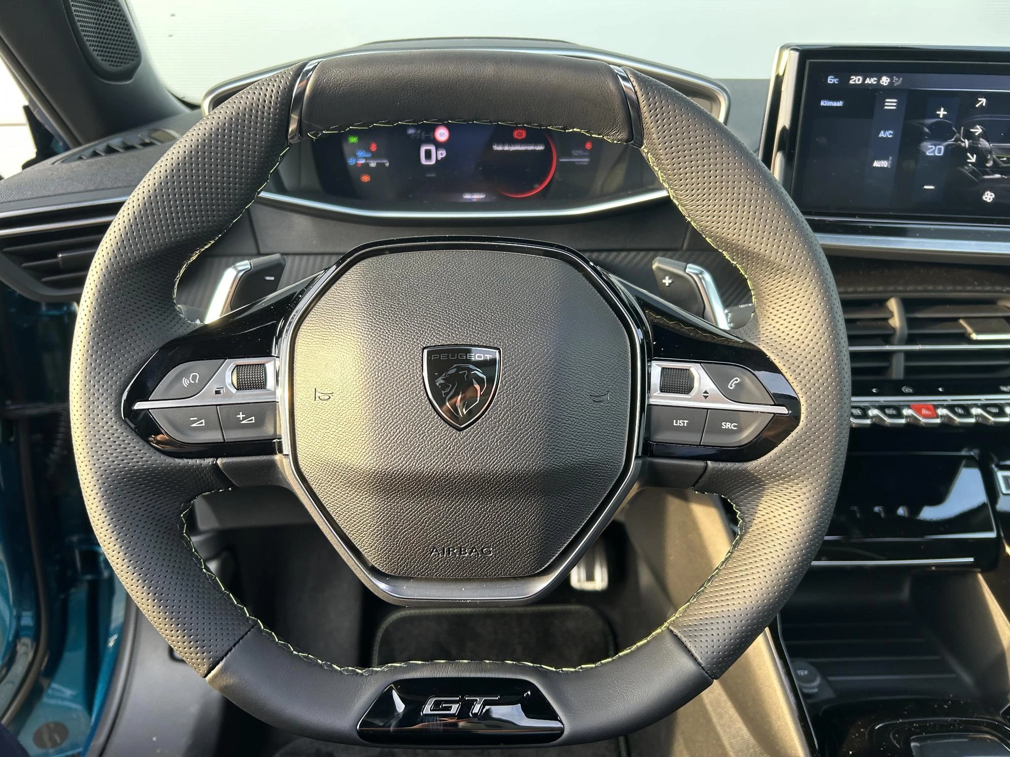 Peugeot-2008-image-10