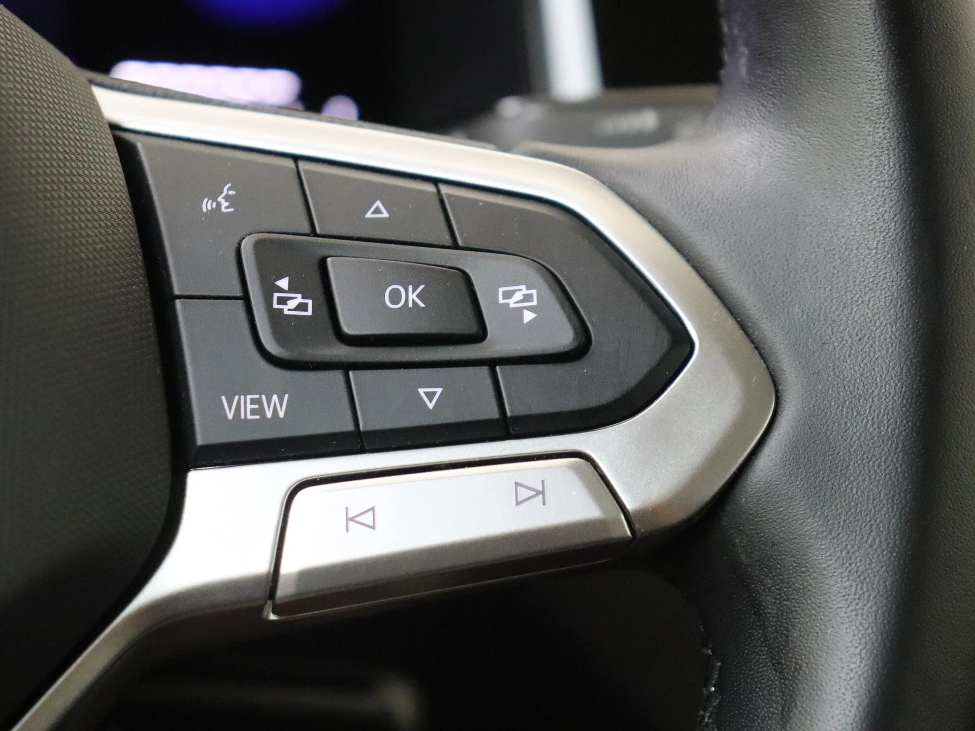 Volkswagen-Polo-image-12