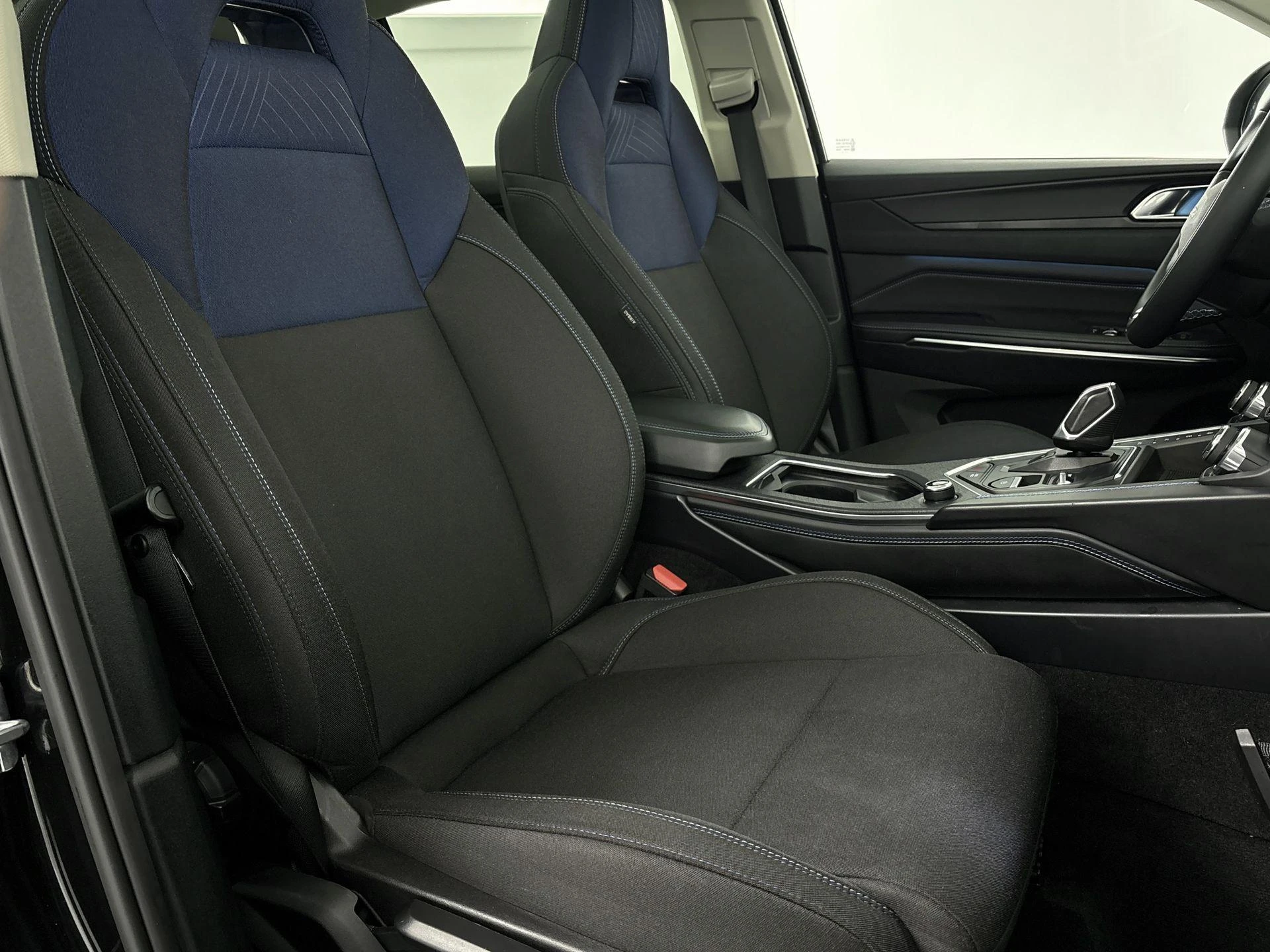 Lynk & Co-01-image-12