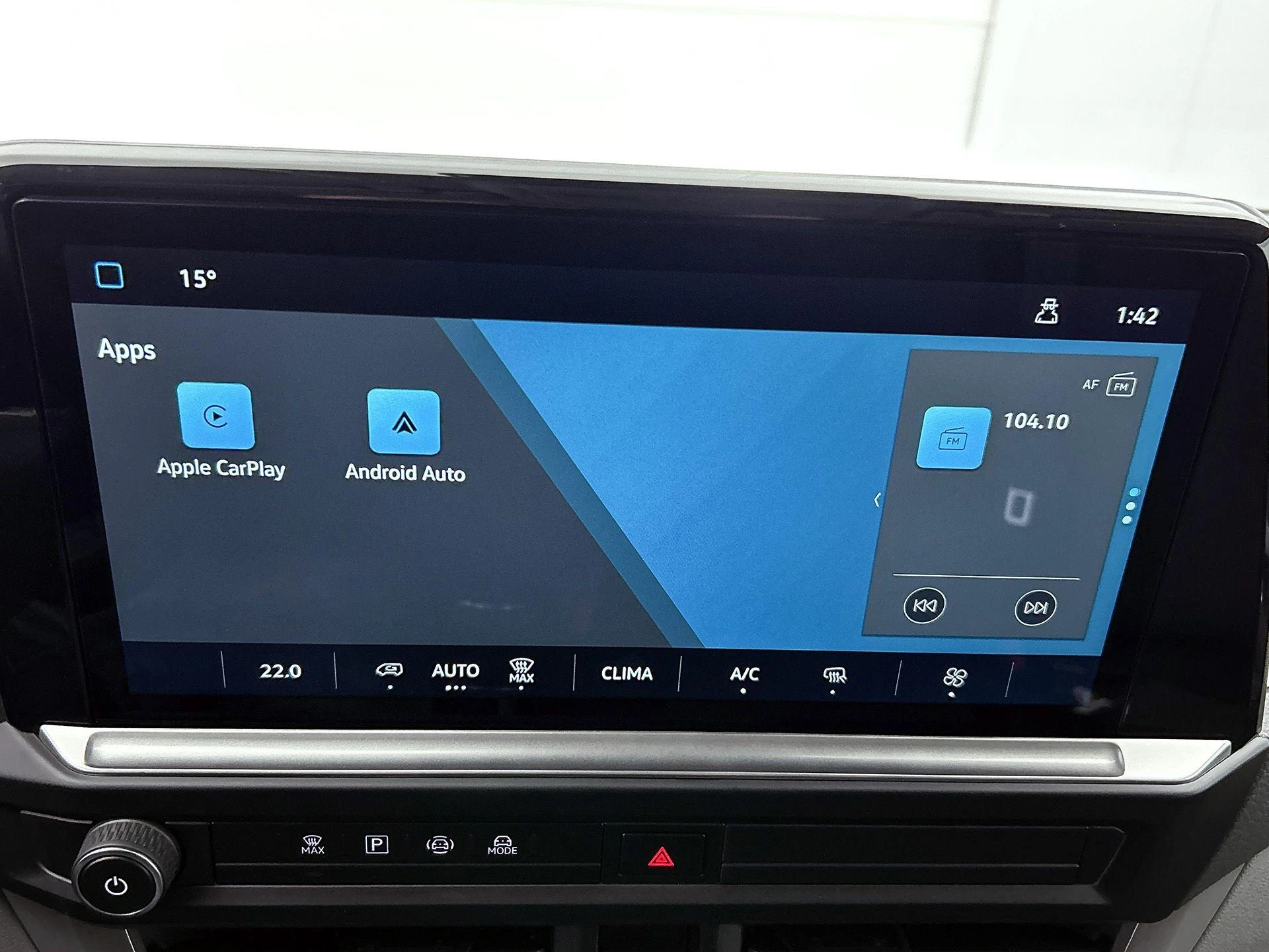 Volkswagen-Transporter-image-17