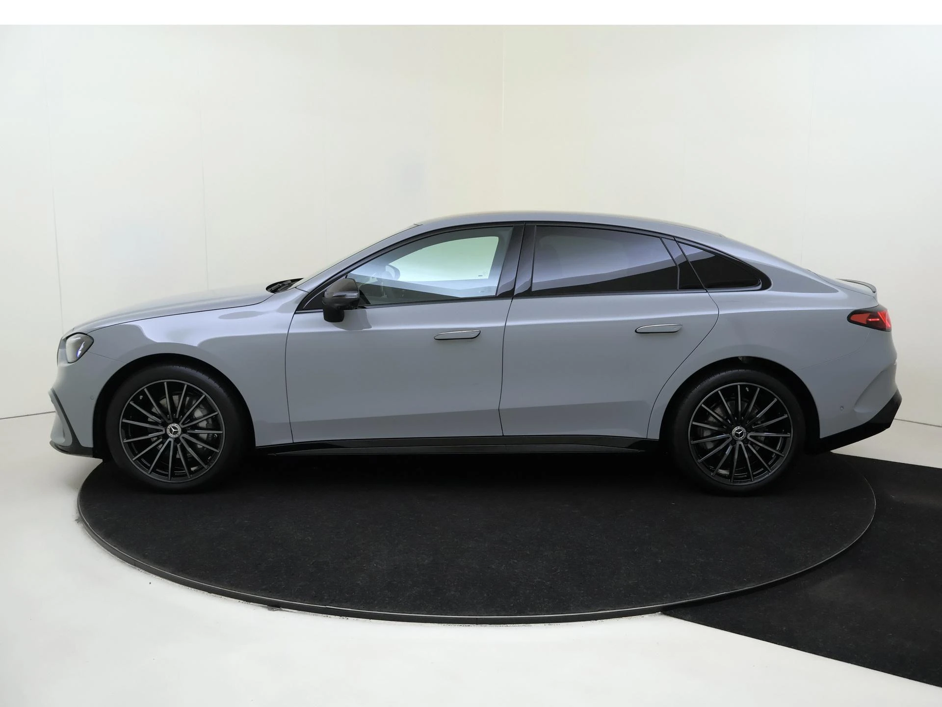 Mercedes-Benz-C-Klasse-image-6