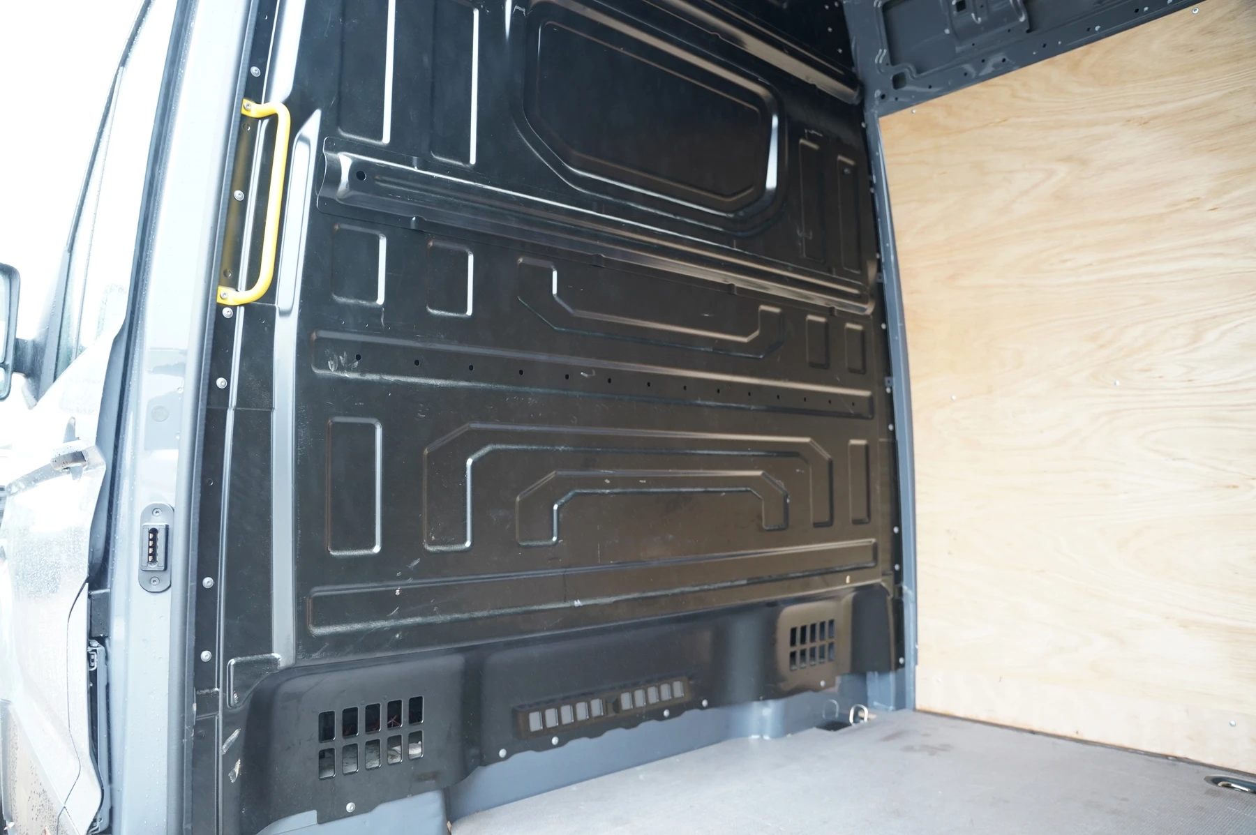 Volkswagen-Crafter-image-32