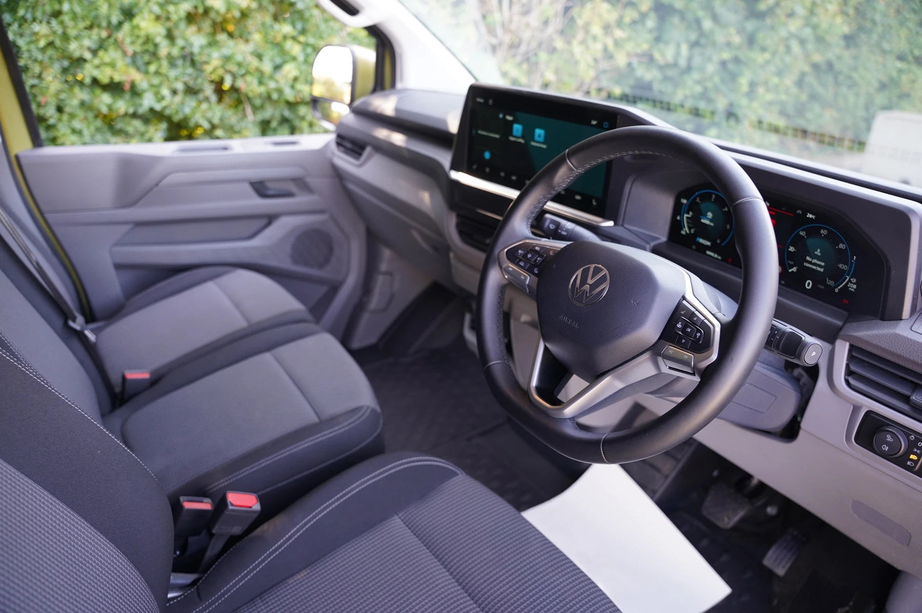 Volkswagen-Transporter-image-5