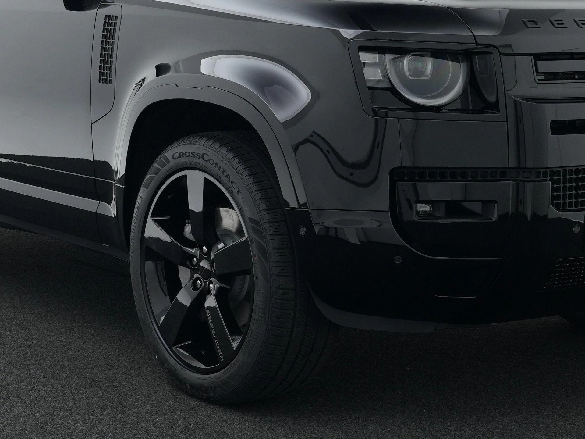 Land Rover-Defender-image-10