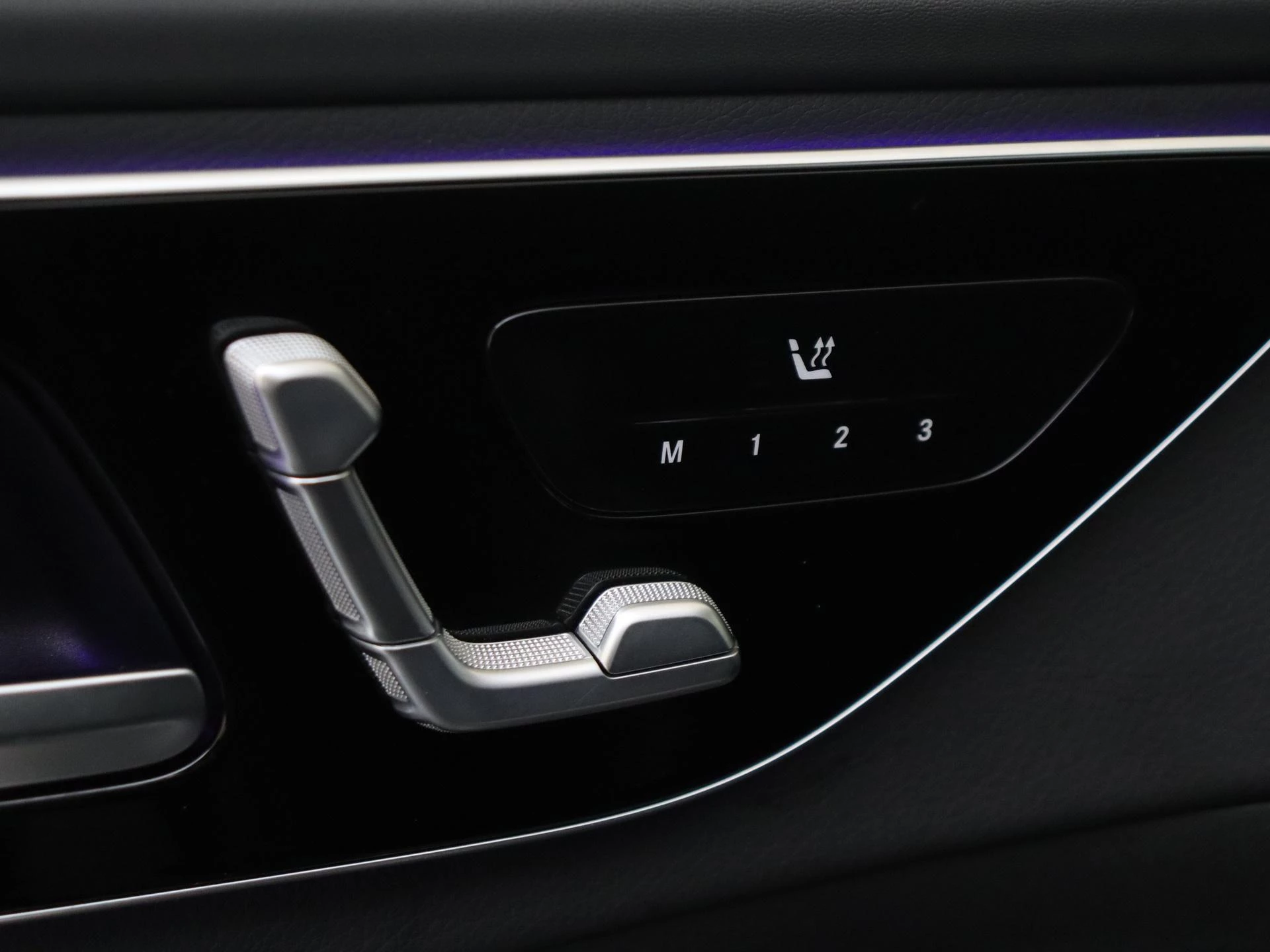 Mercedes-Benz-C-Klasse-image-24