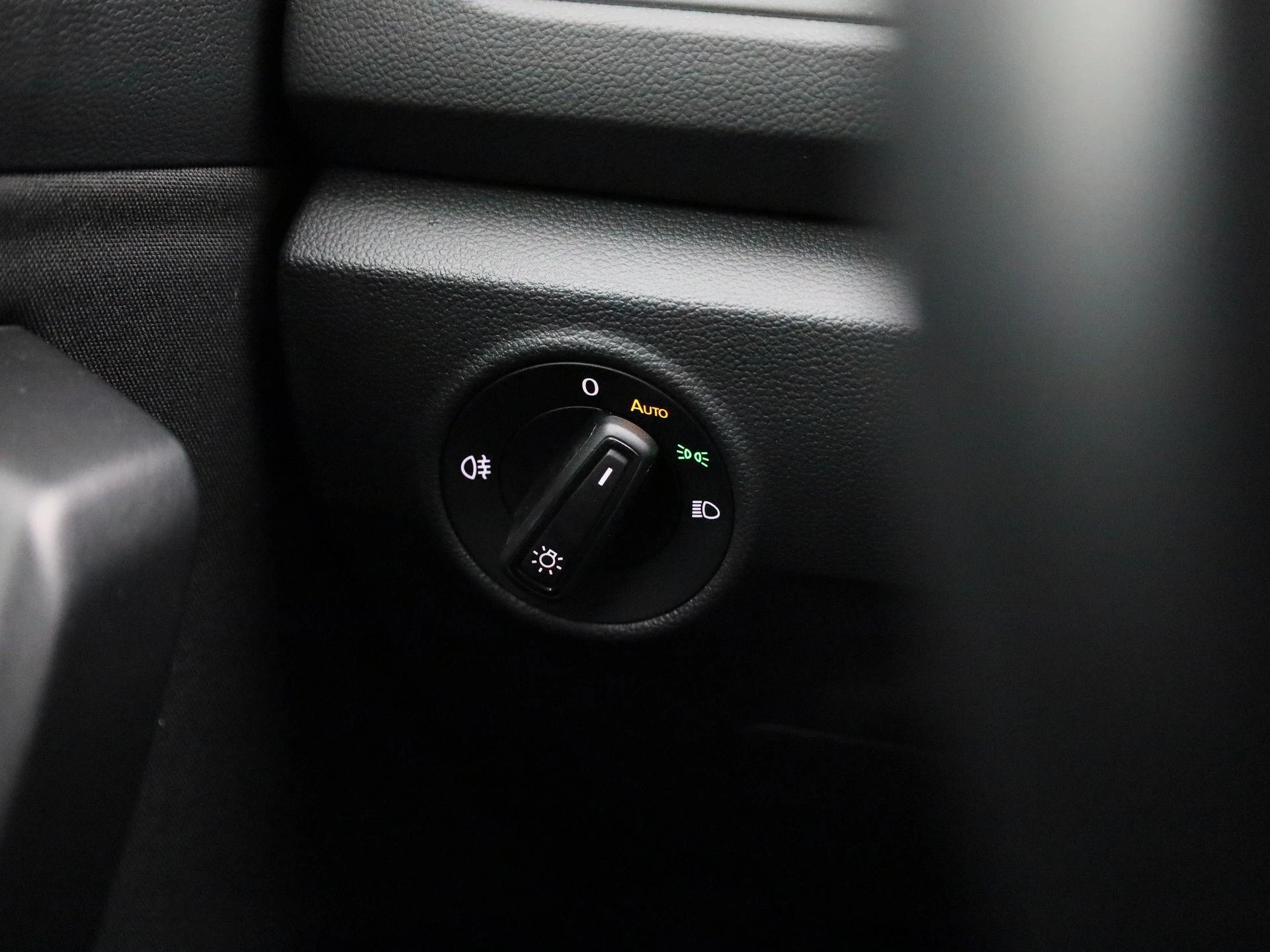 Volkswagen-T-Roc-image-20