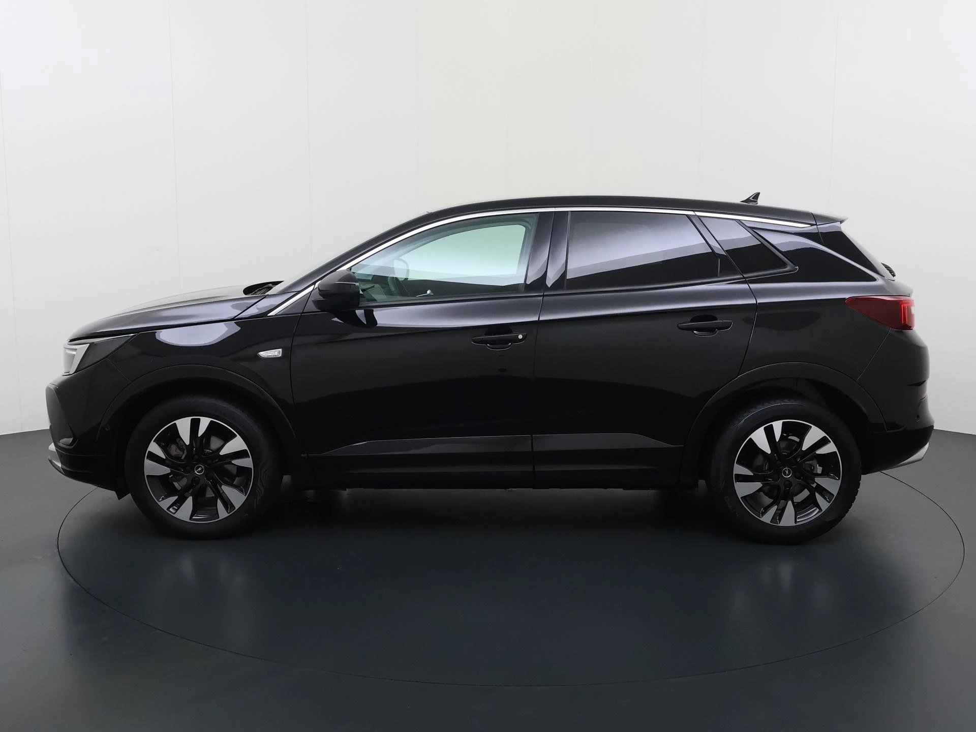 Opel-Grandland-image-3