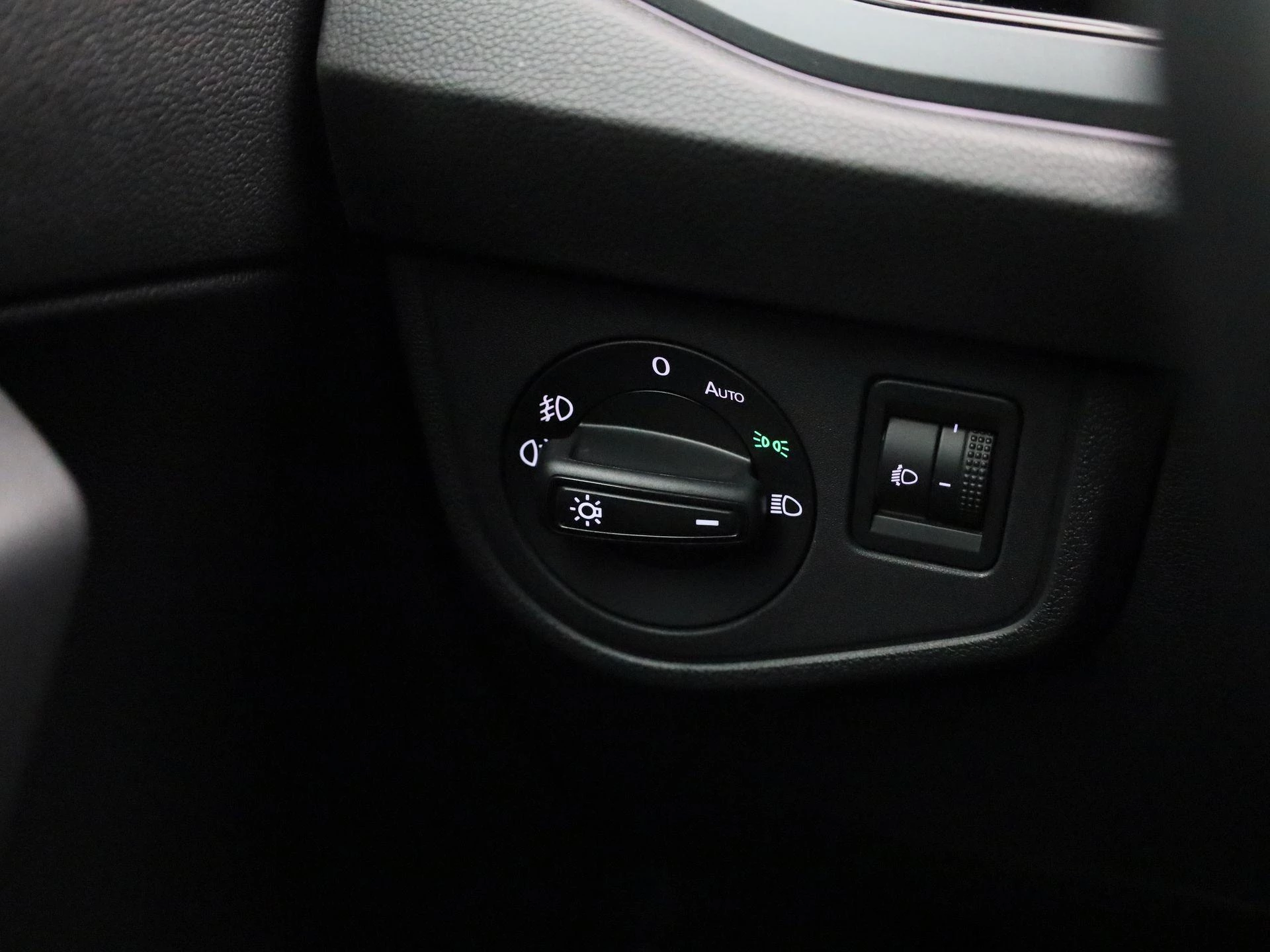 Volkswagen-Polo-image-22