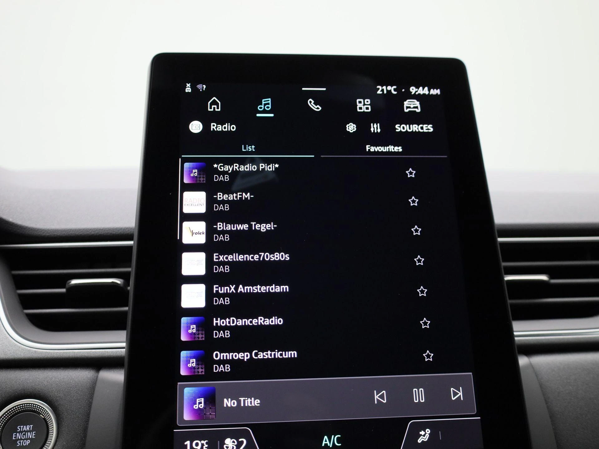 Renault-Captur-image-24