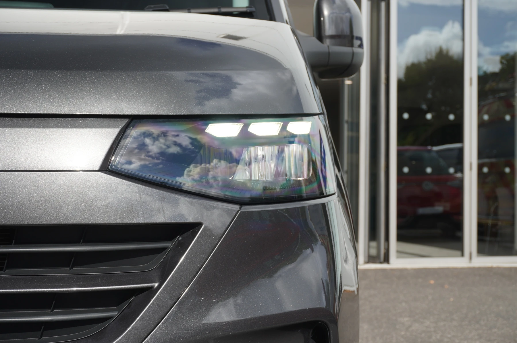 Volkswagen-Transporter-image-48