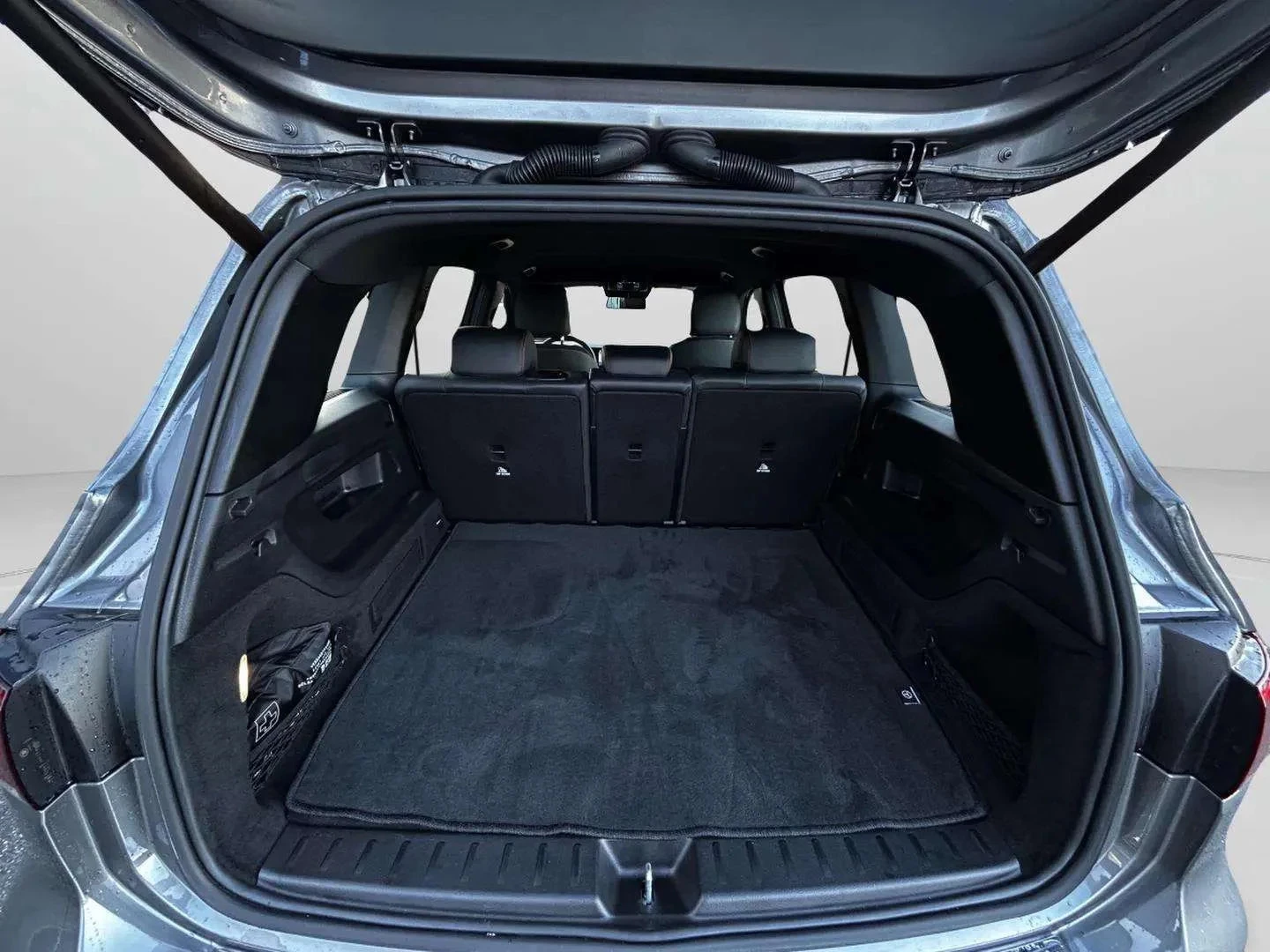 Mercedes-Benz-EQB-image-21