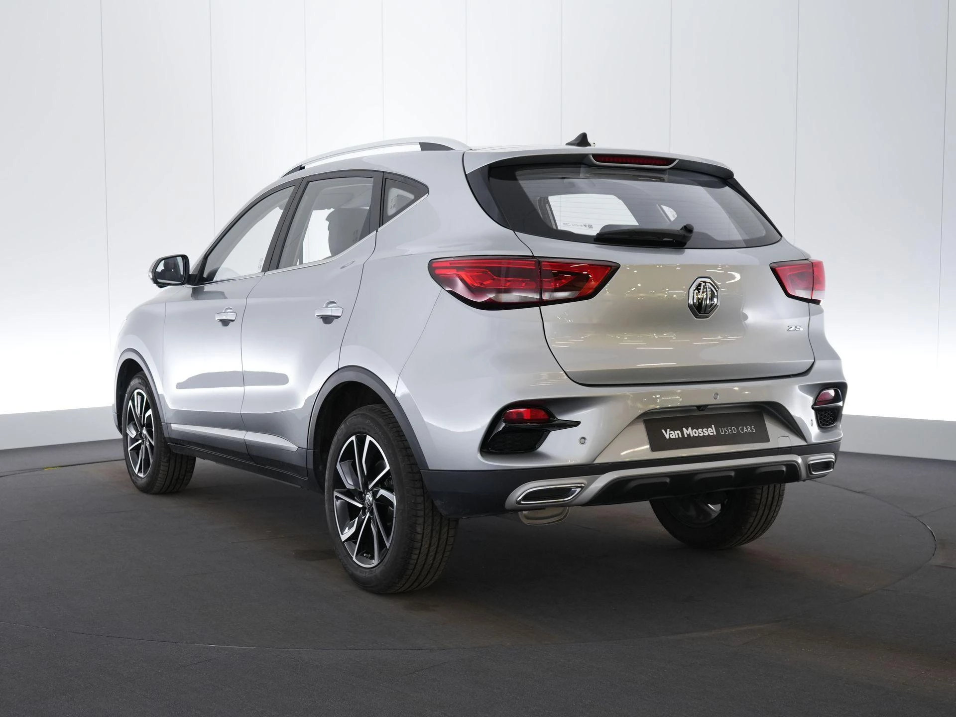 MG ZS ICE 1.0 AT LUXURY FWD