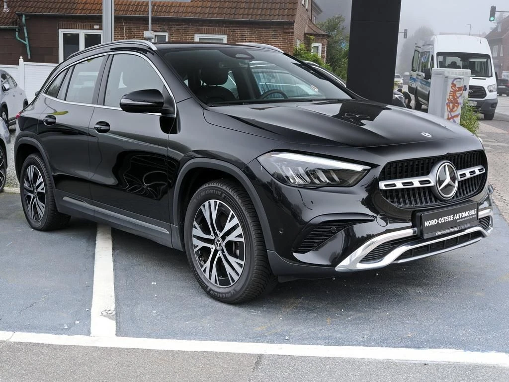 Mercedes-Benz-GLA 200-image-4