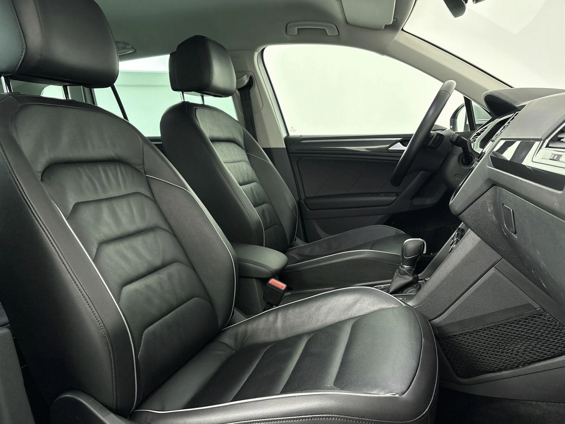 Volkswagen-Tiguan-image-28