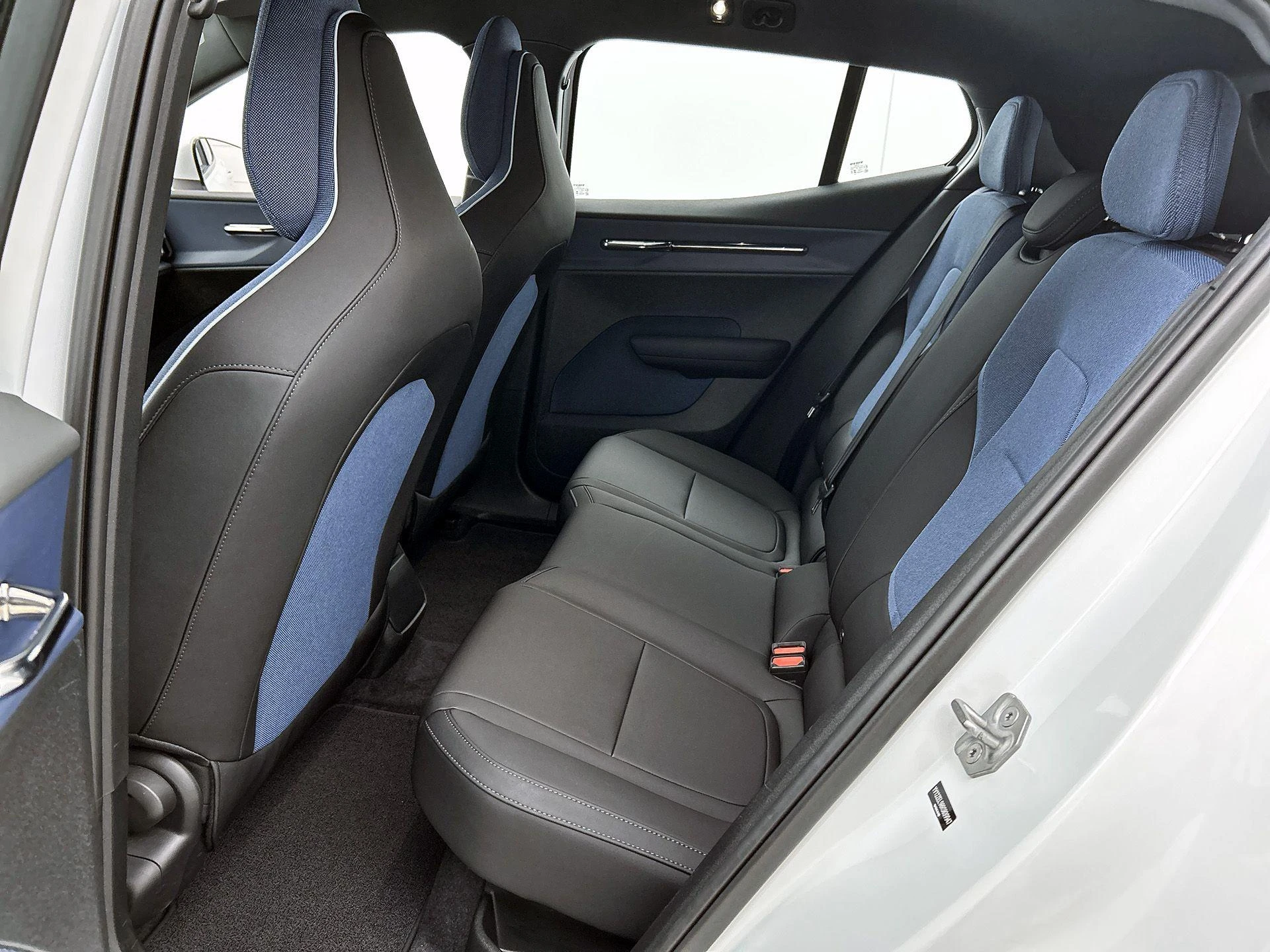 Volvo-EX30-image-25