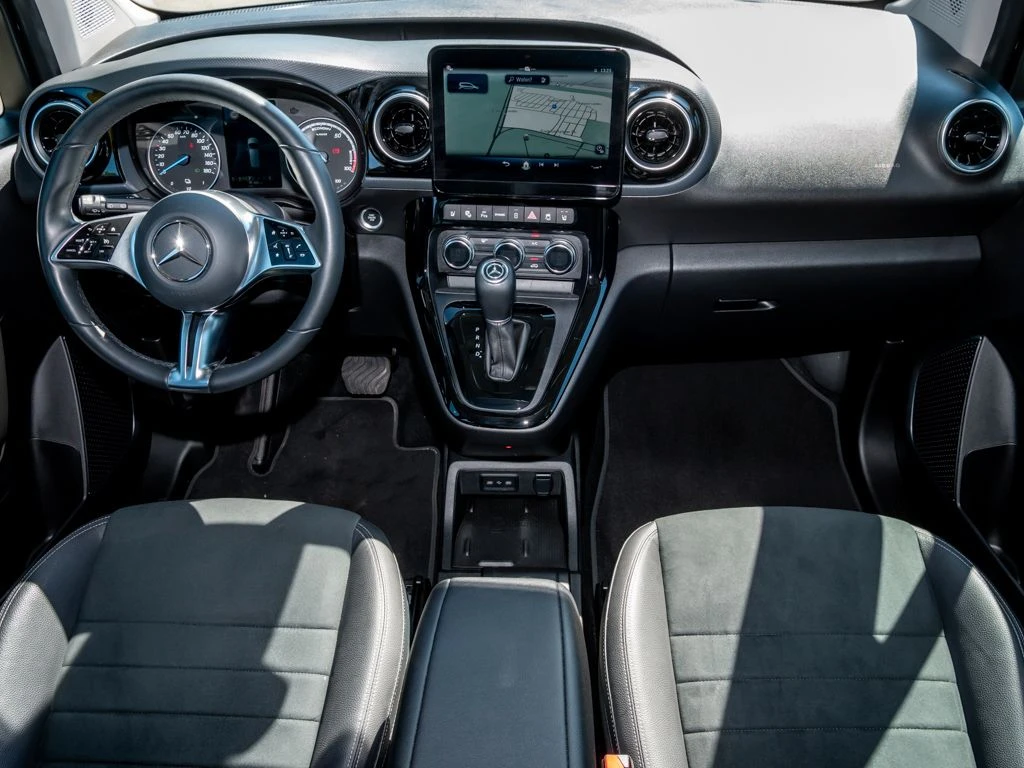 Mercedes-Benz-EQT 200-image-12