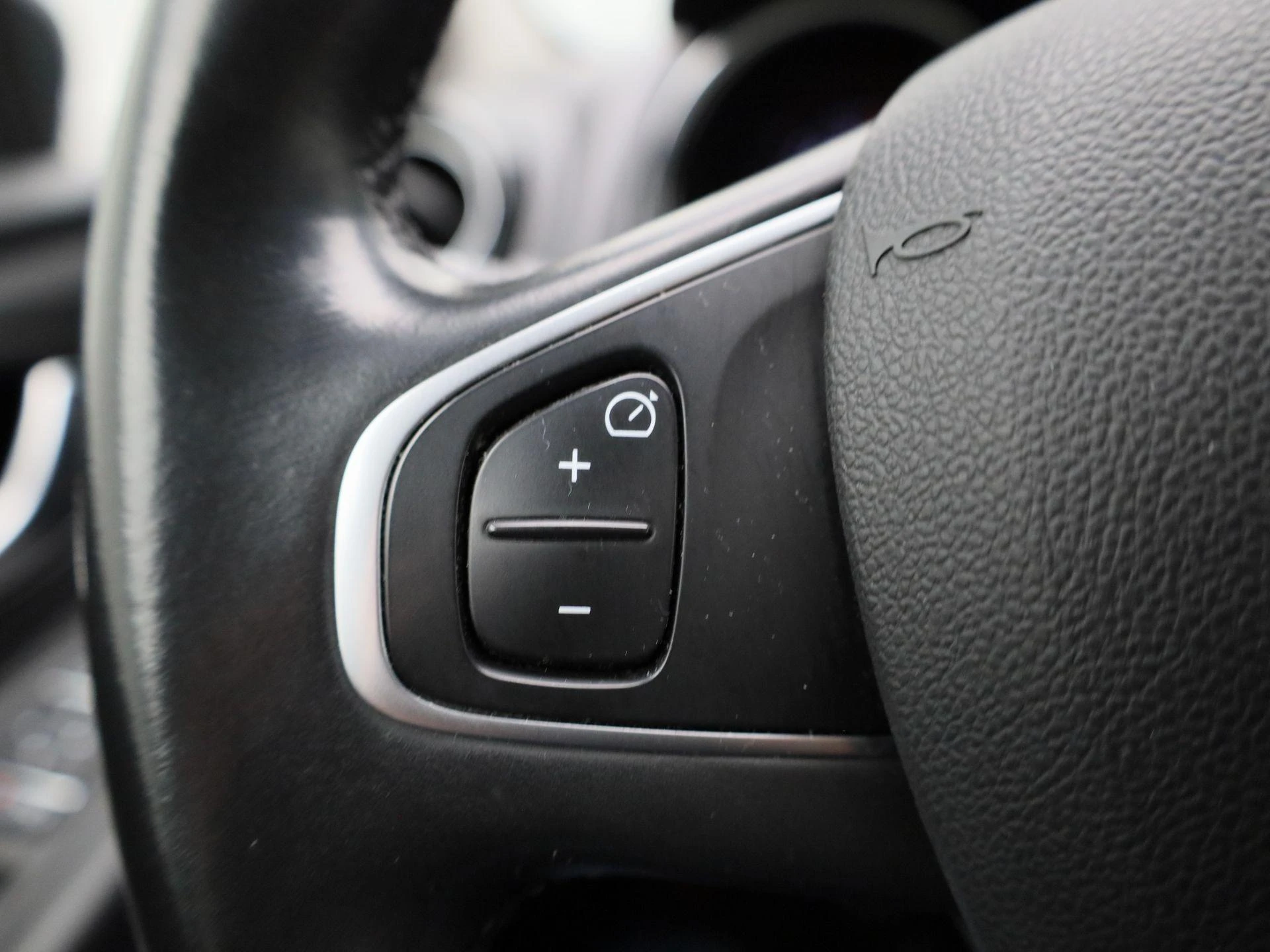 Renault-Clio-image-17