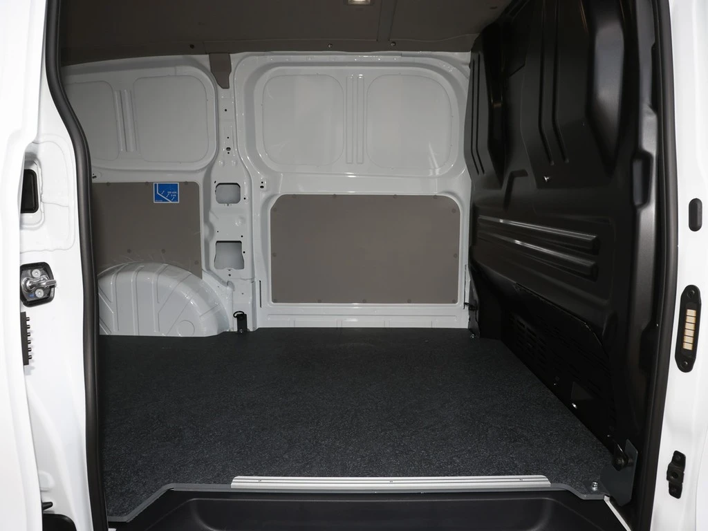 Volkswagen-Transporter-image-13