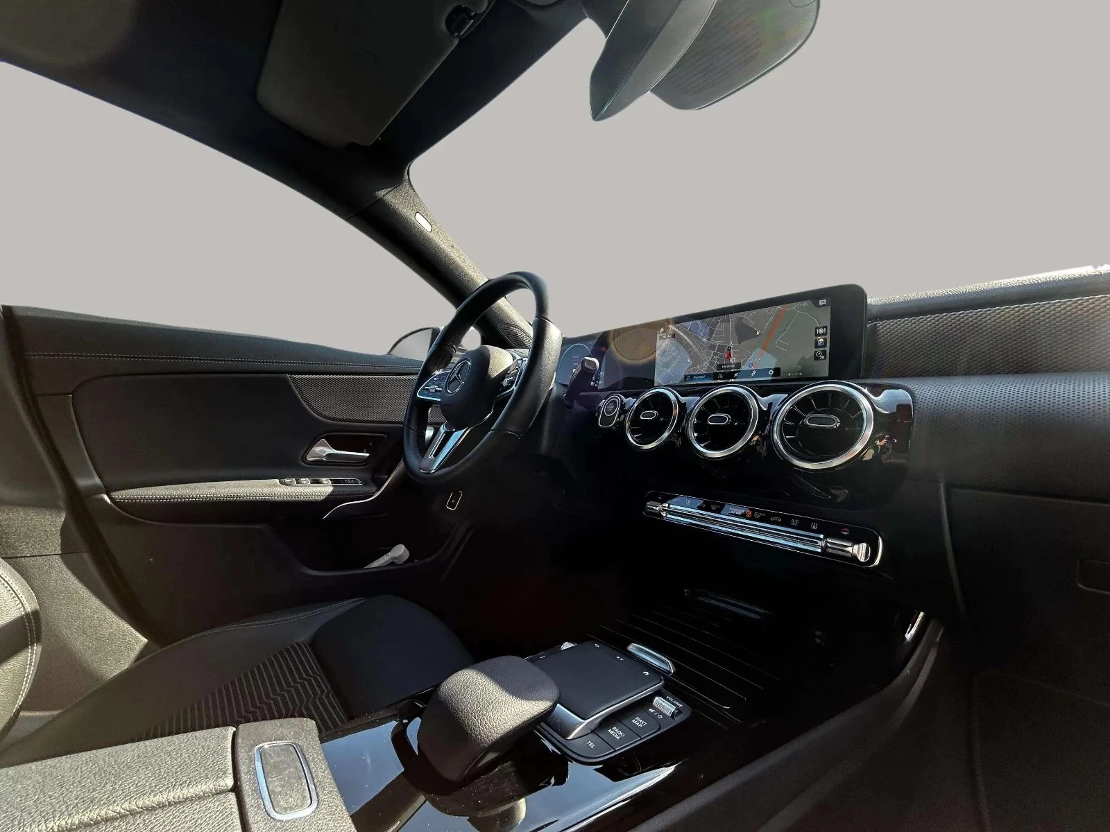 Mercedes-Benz-CLA-image-14