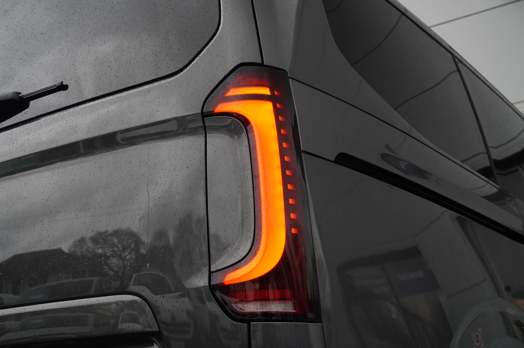 Volkswagen-Transporter-image-44