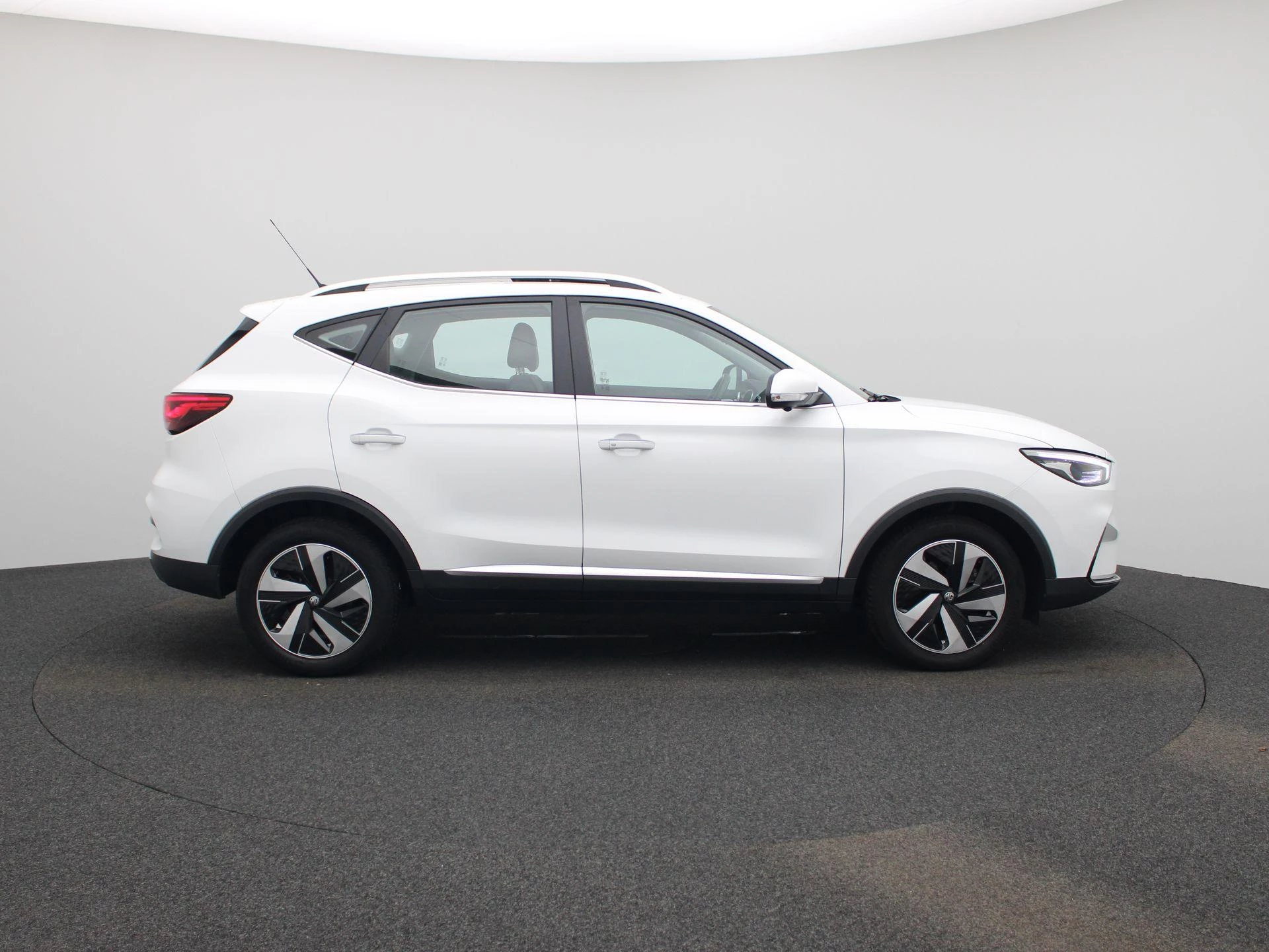 MG ZS EV Long Range Luxury 70 kWh