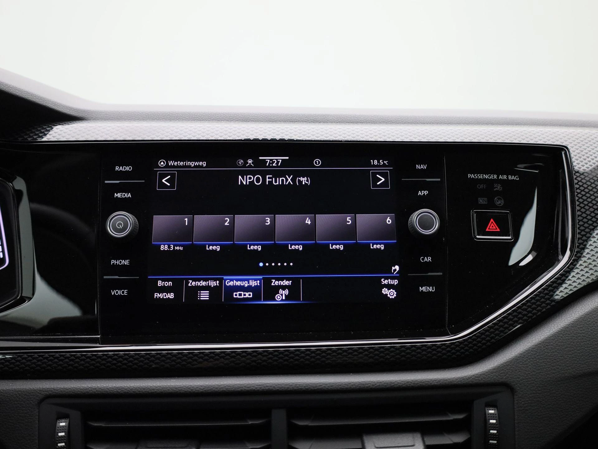 Volkswagen-Polo-image-20