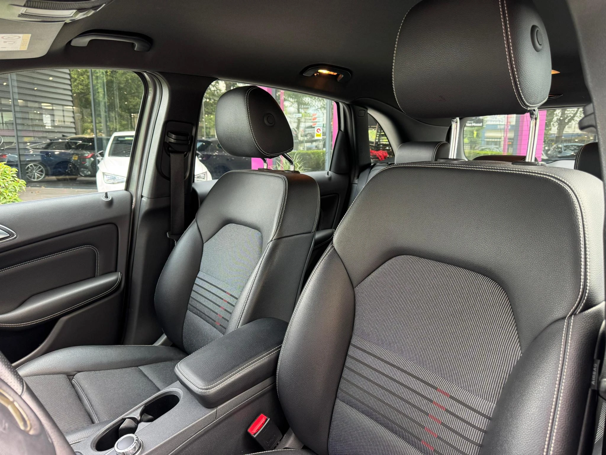 Mercedes-Benz-B-Klasse-image-4