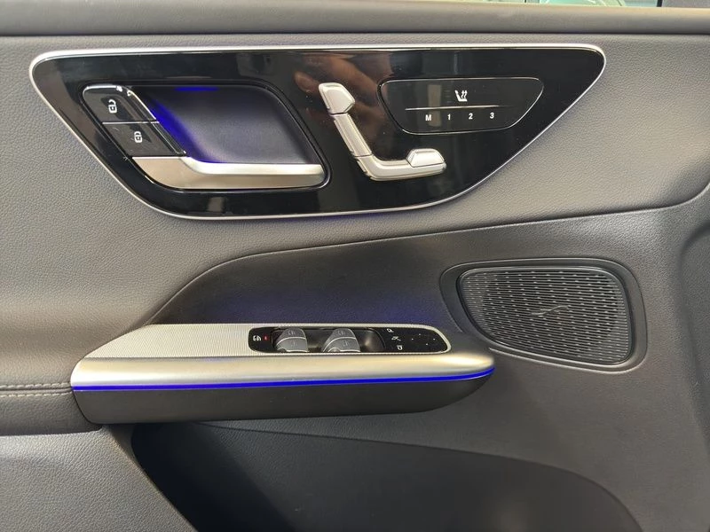 Mercedes-Benz GLC 300 d 4M AMG KEYLESS-GO SHZ MBUX AMG LineX254 GLC 300 d 4M AMG KEYLESS-GO SHZ MBUX AMG Line