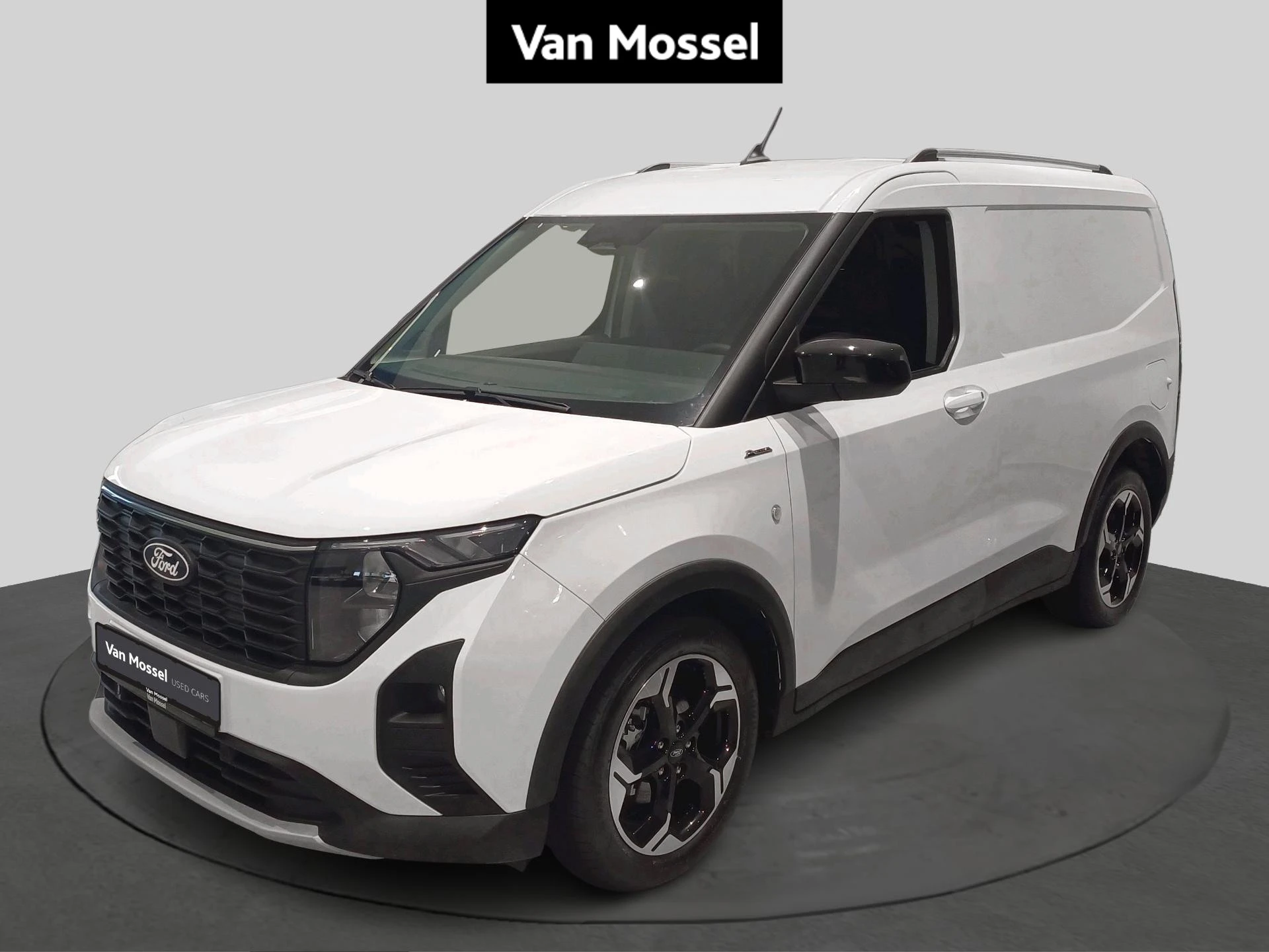Ford-Transit Courier-image-0