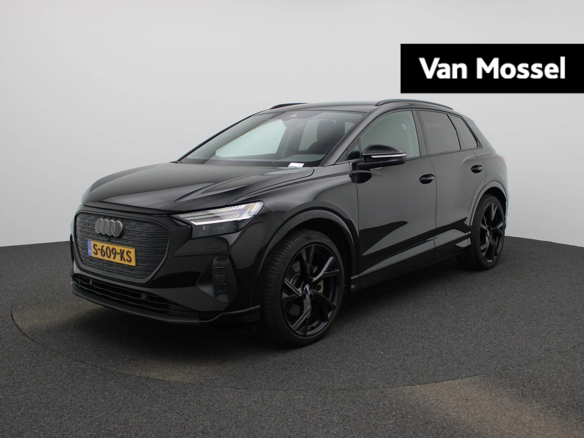 Audi-Q4 e-tron-image-0