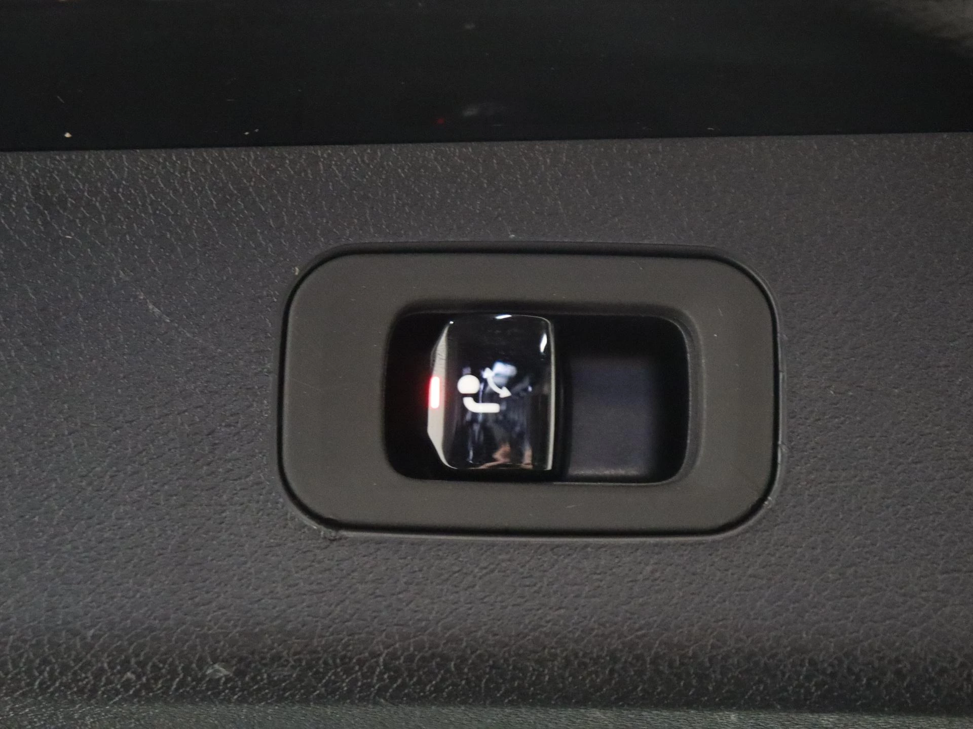 Mercedes-Benz-E-Klasse-image-30