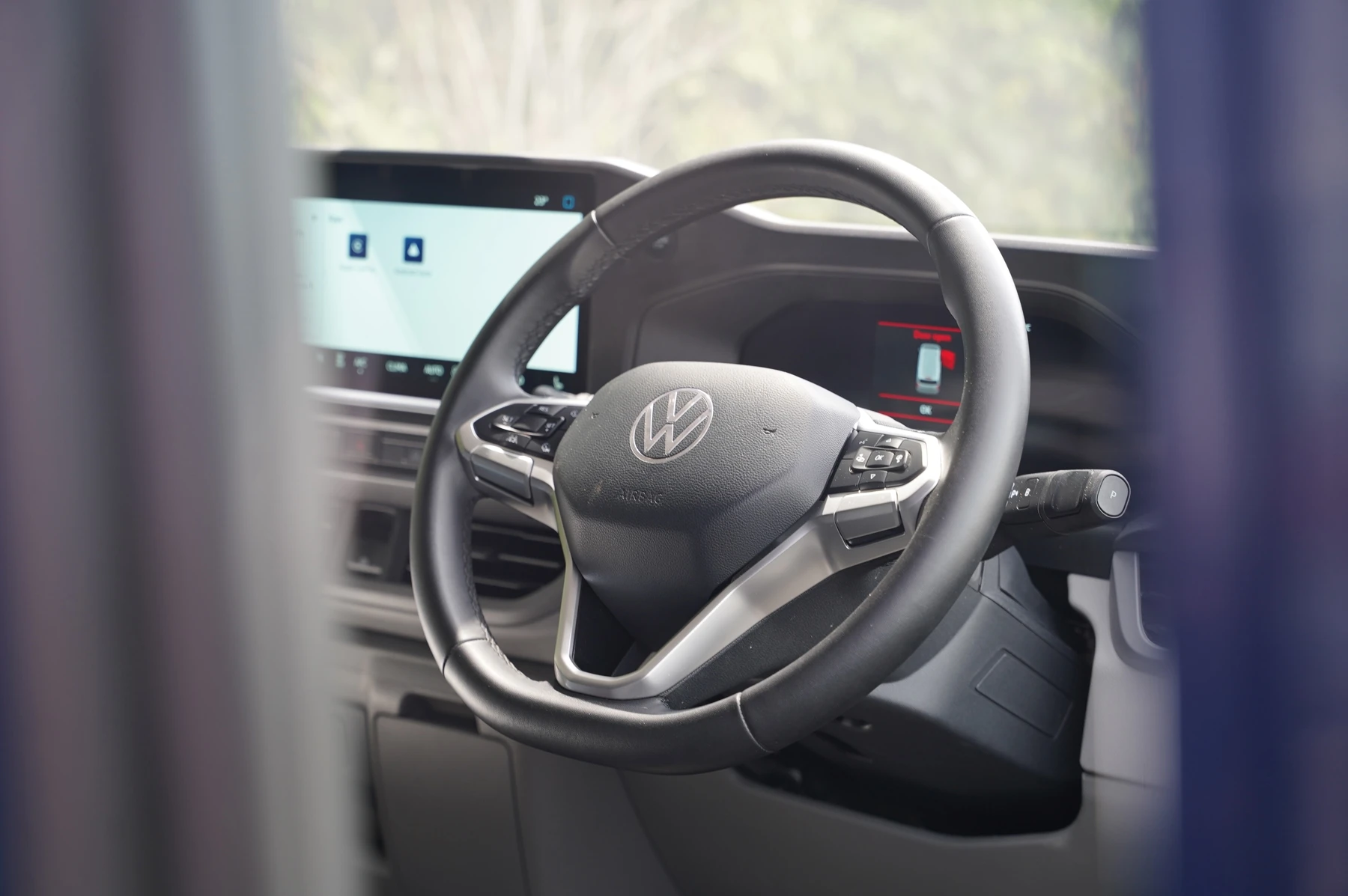 Volkswagen-Transporter-image-14