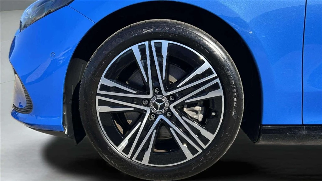 Mercedes-Benz-CLA-image-8