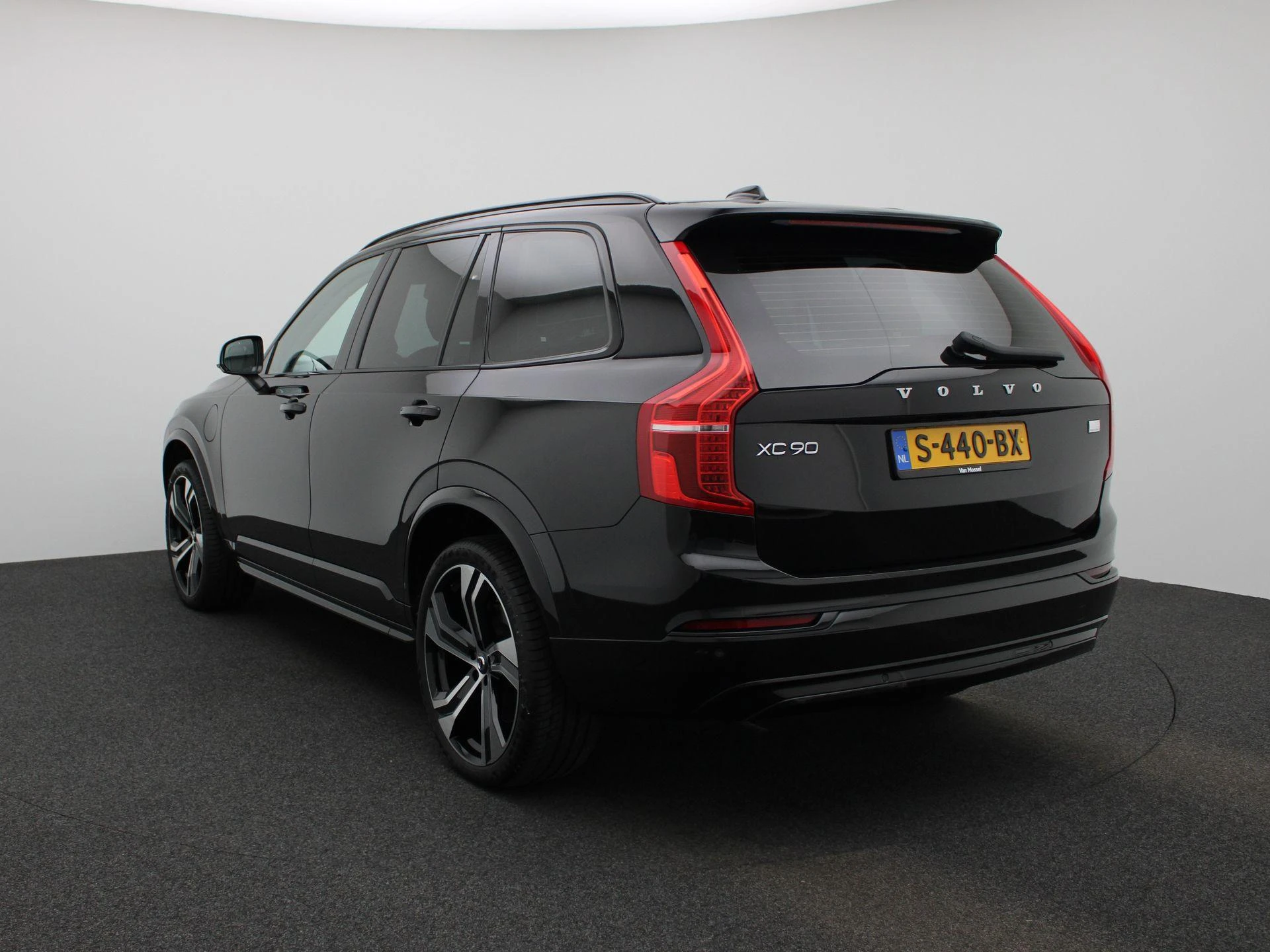Volvo-XC90-image-1