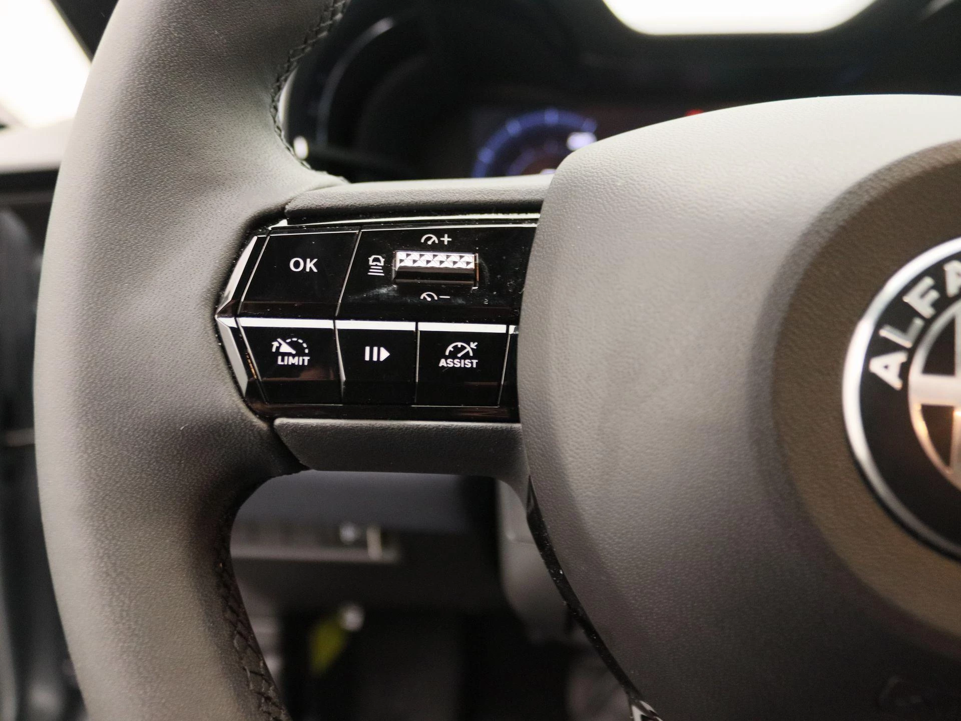 Alfa Romeo-Junior-image-16