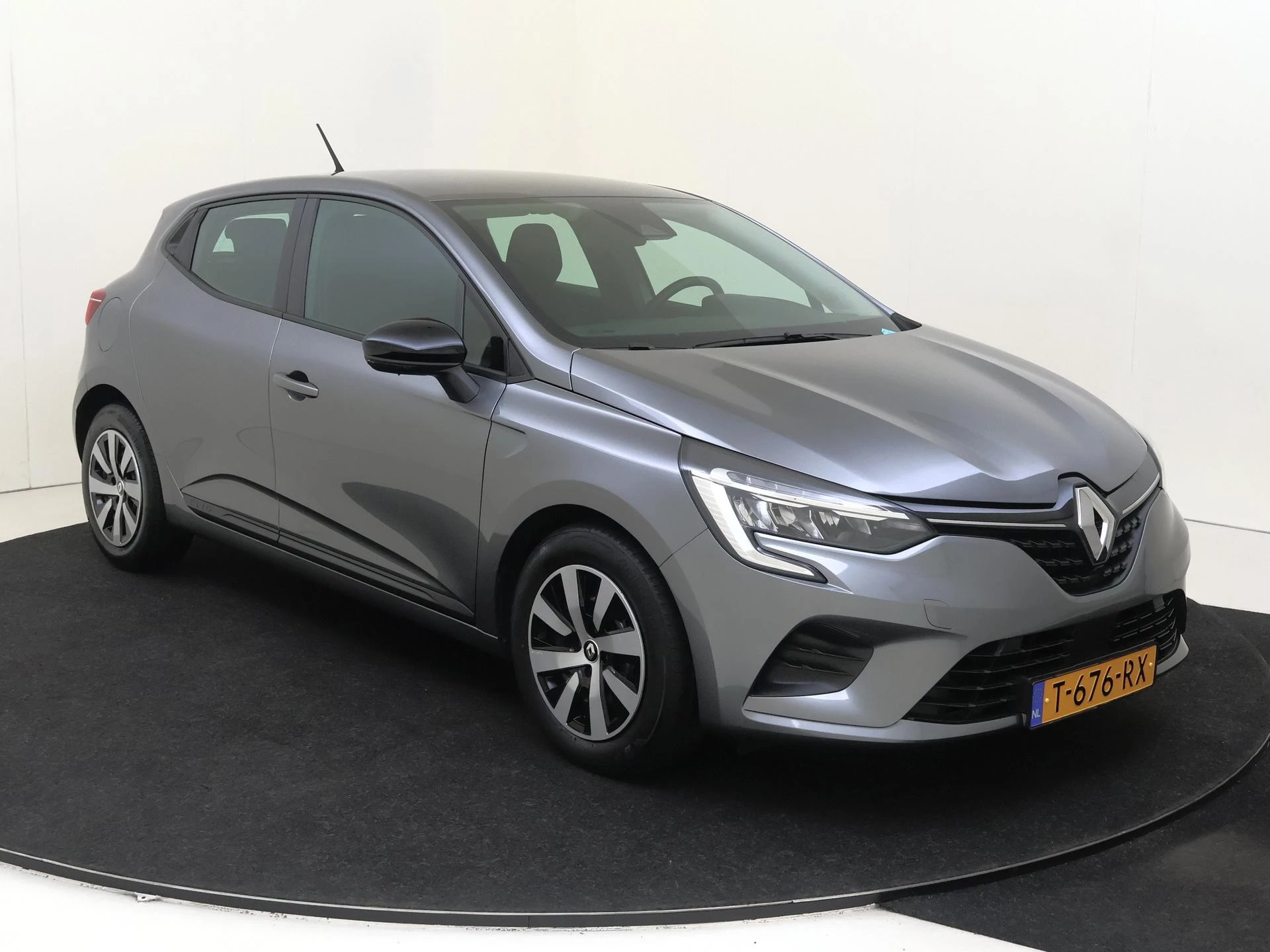 Renault-Clio-image-1