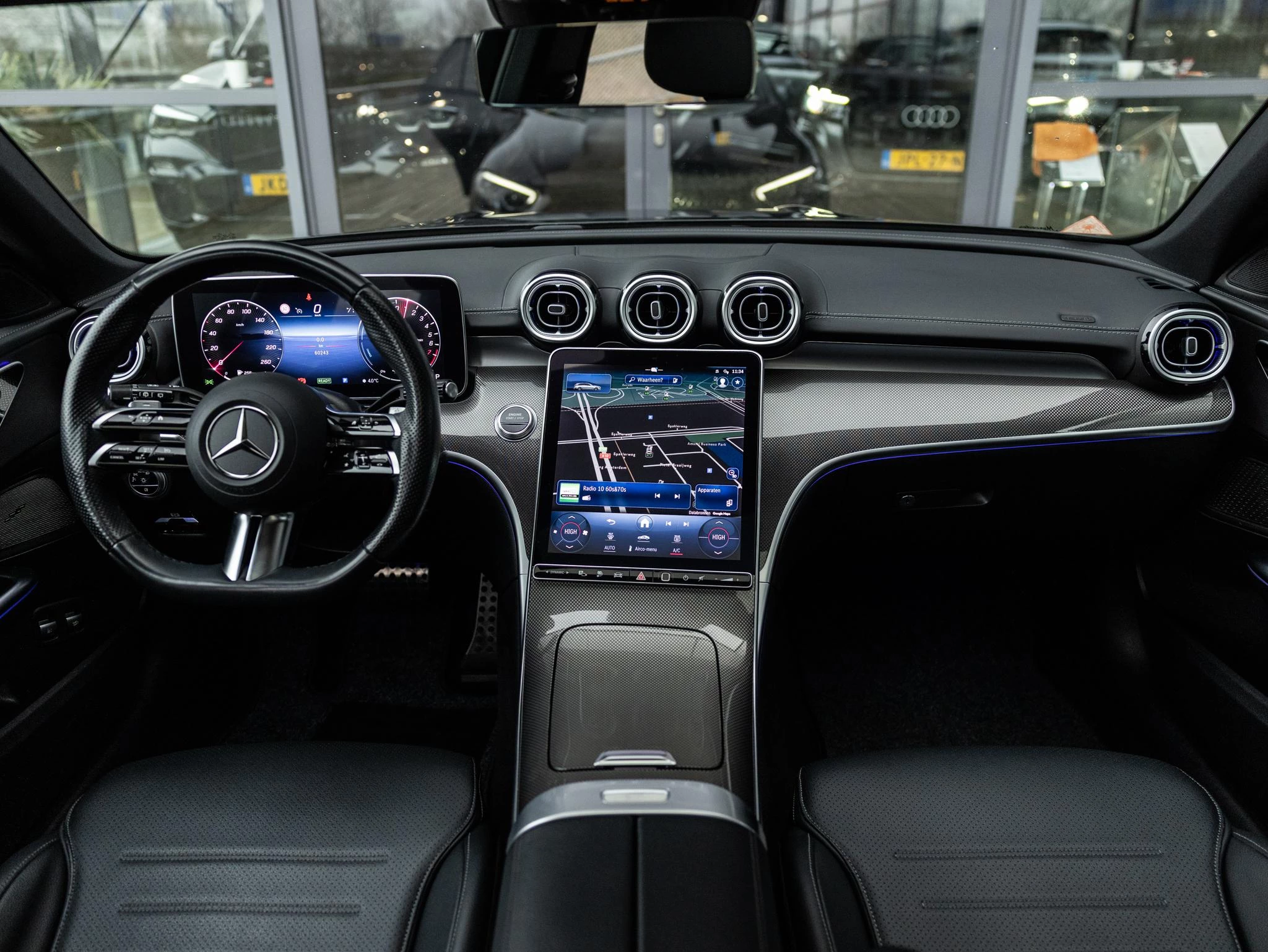 Mercedes-Benz-C-Klasse-image-17