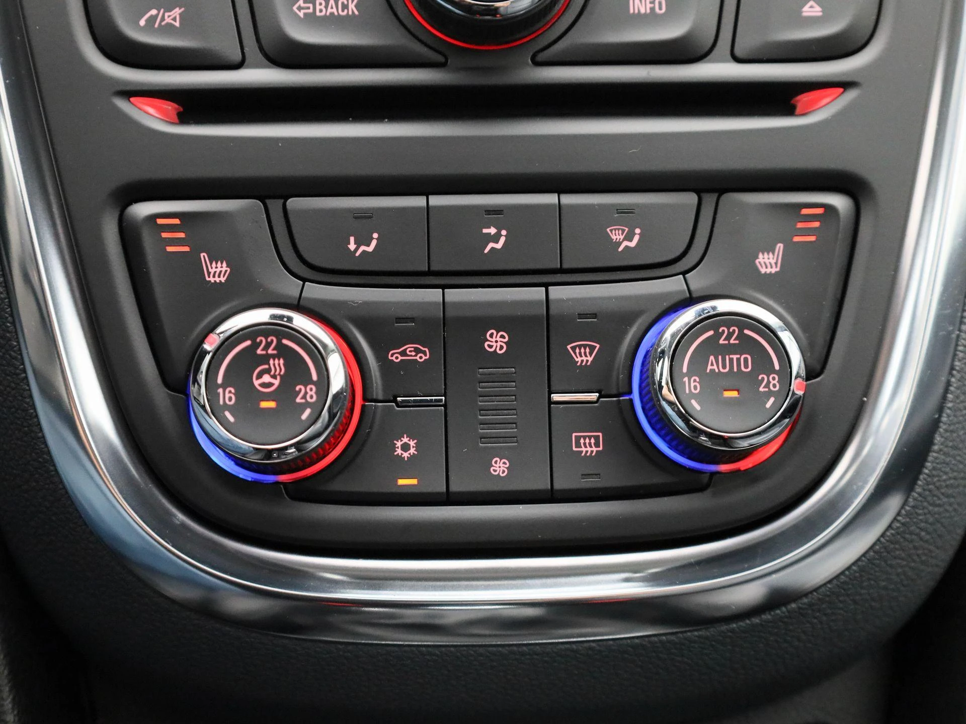 Opel-Mokka-image-17