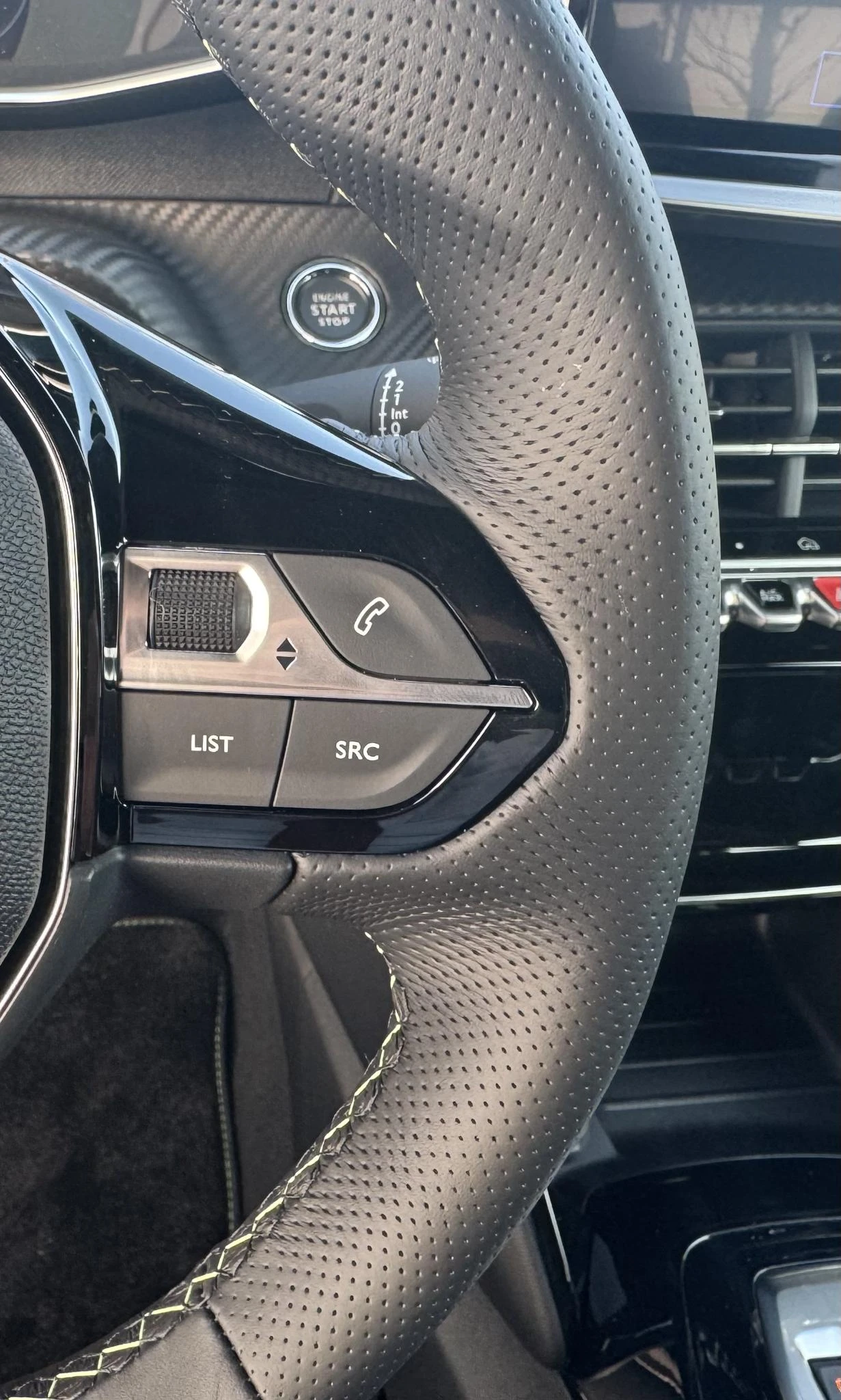 Peugeot-e-2008-image-16