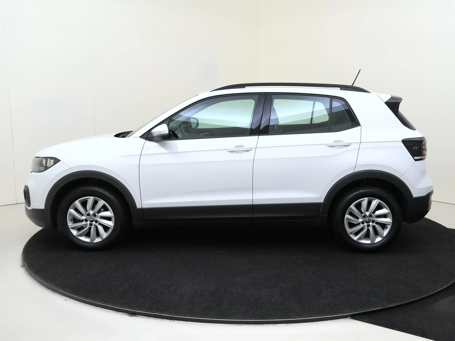 Volkswagen-T-Cross-image-7