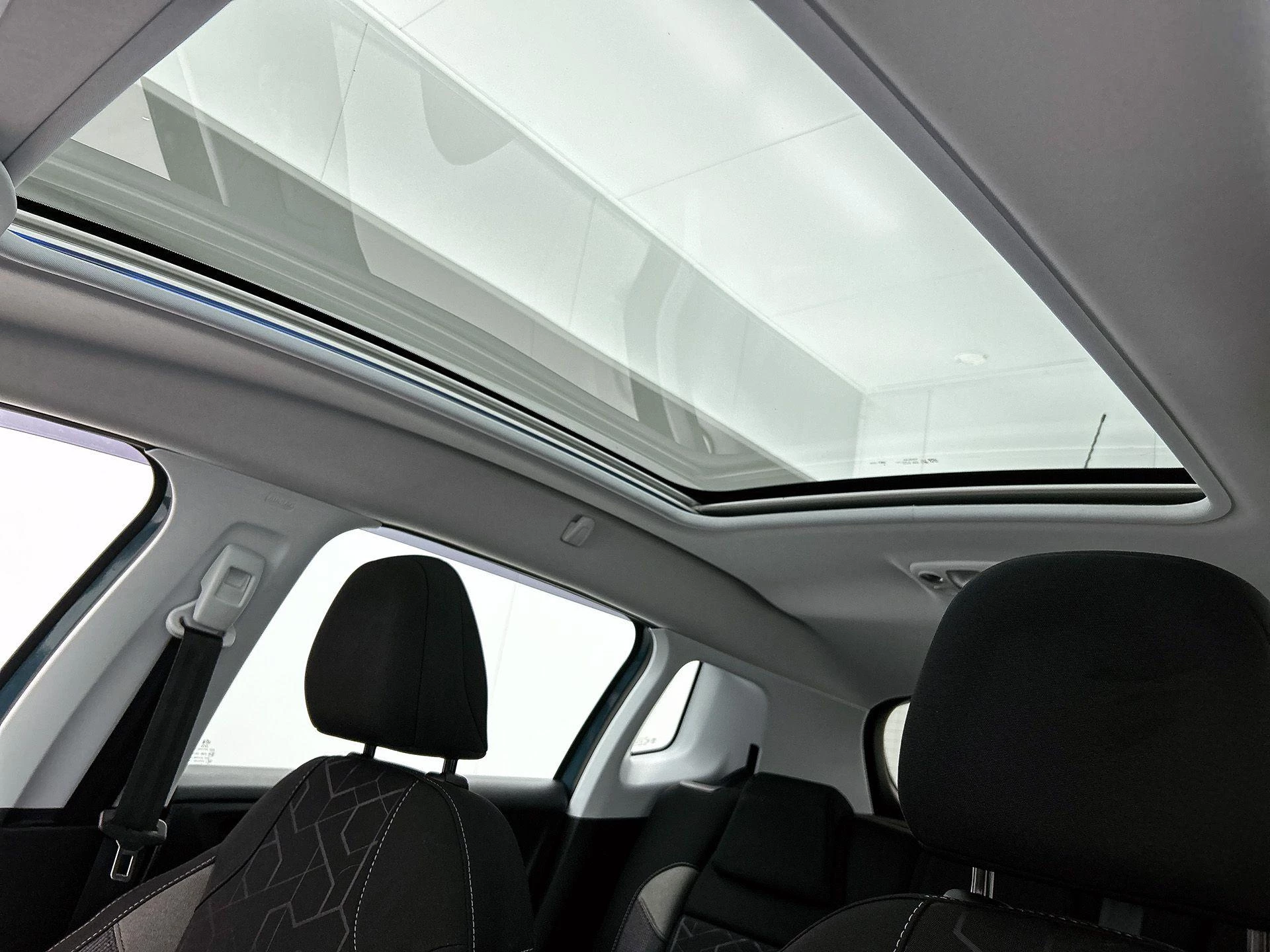 Peugeot 2008 1.2 PureTech Blue Lion
