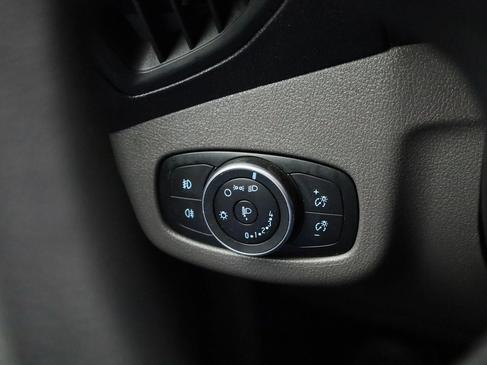 Ford-Transit Connect-image-15