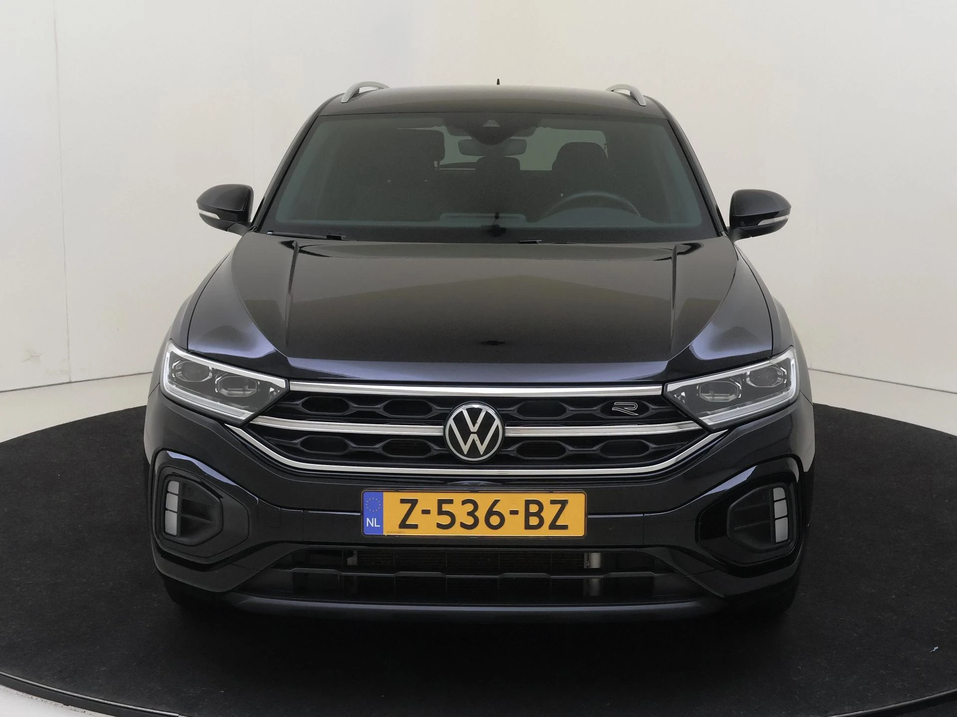 Volkswagen-T-Roc-image-1
