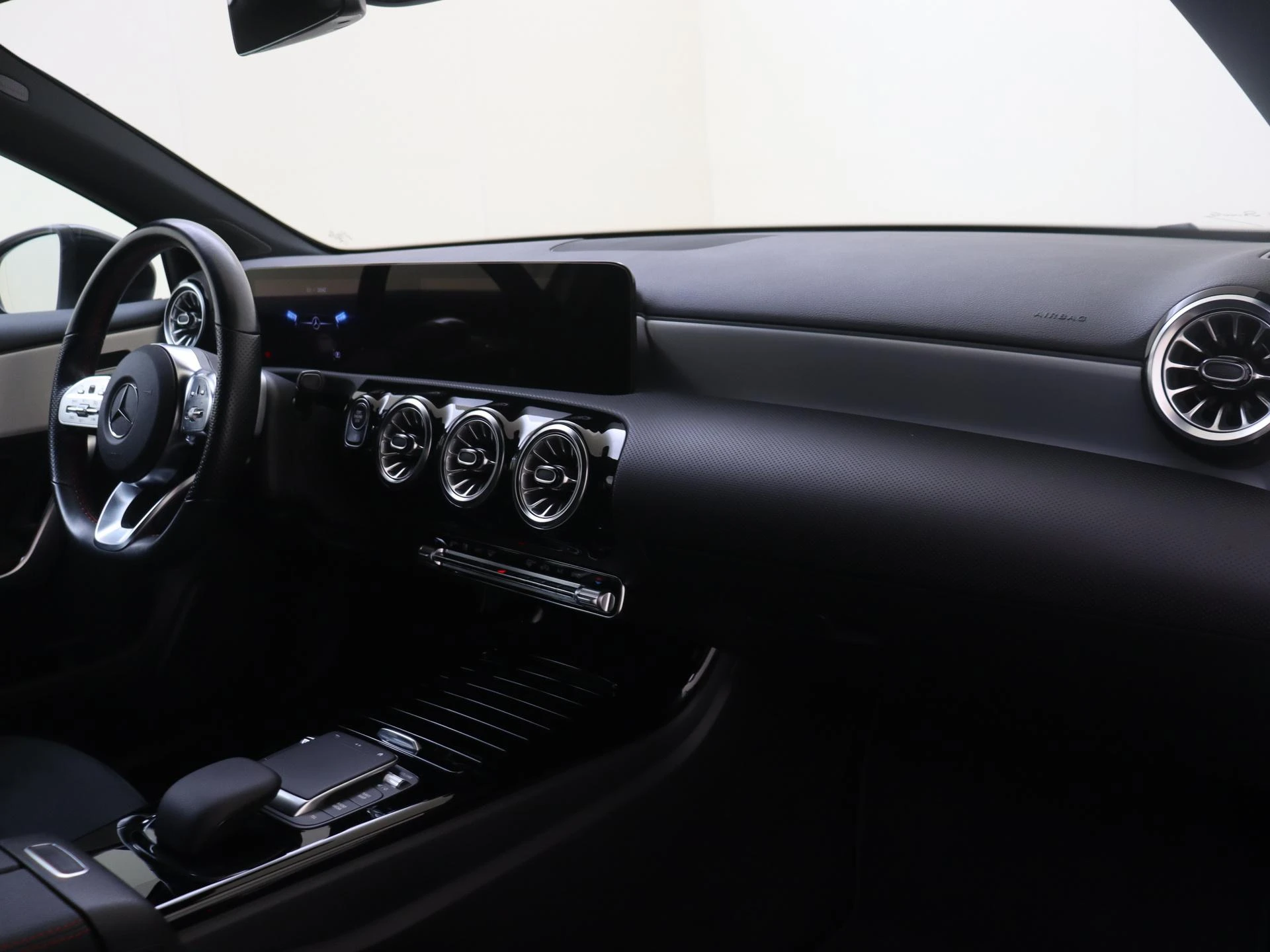 Mercedes-Benz-A-Klasse-image-4