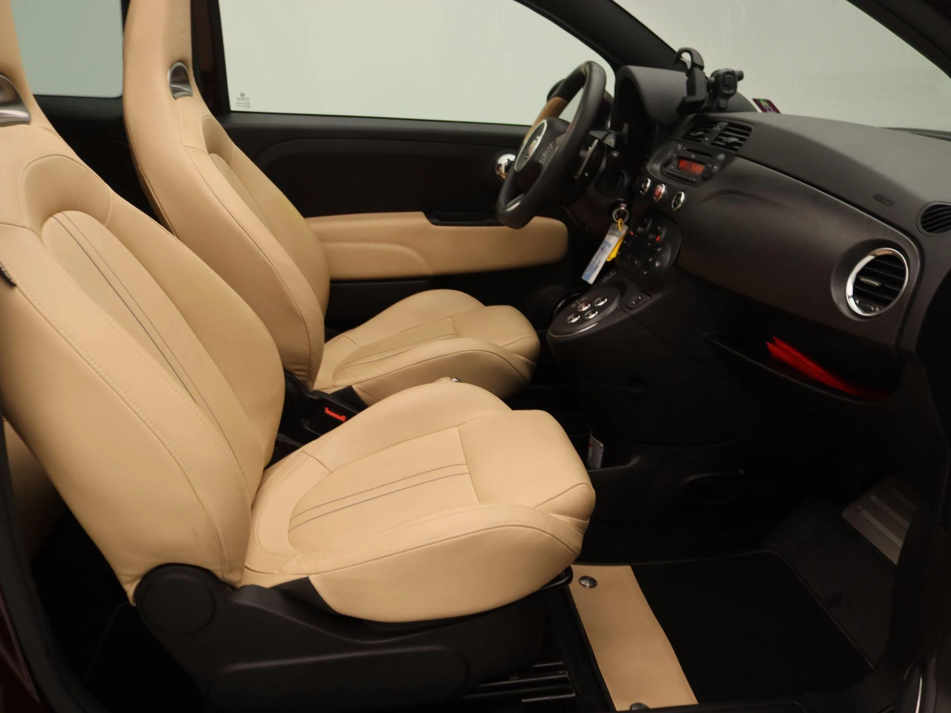 Abarth-695-image-21