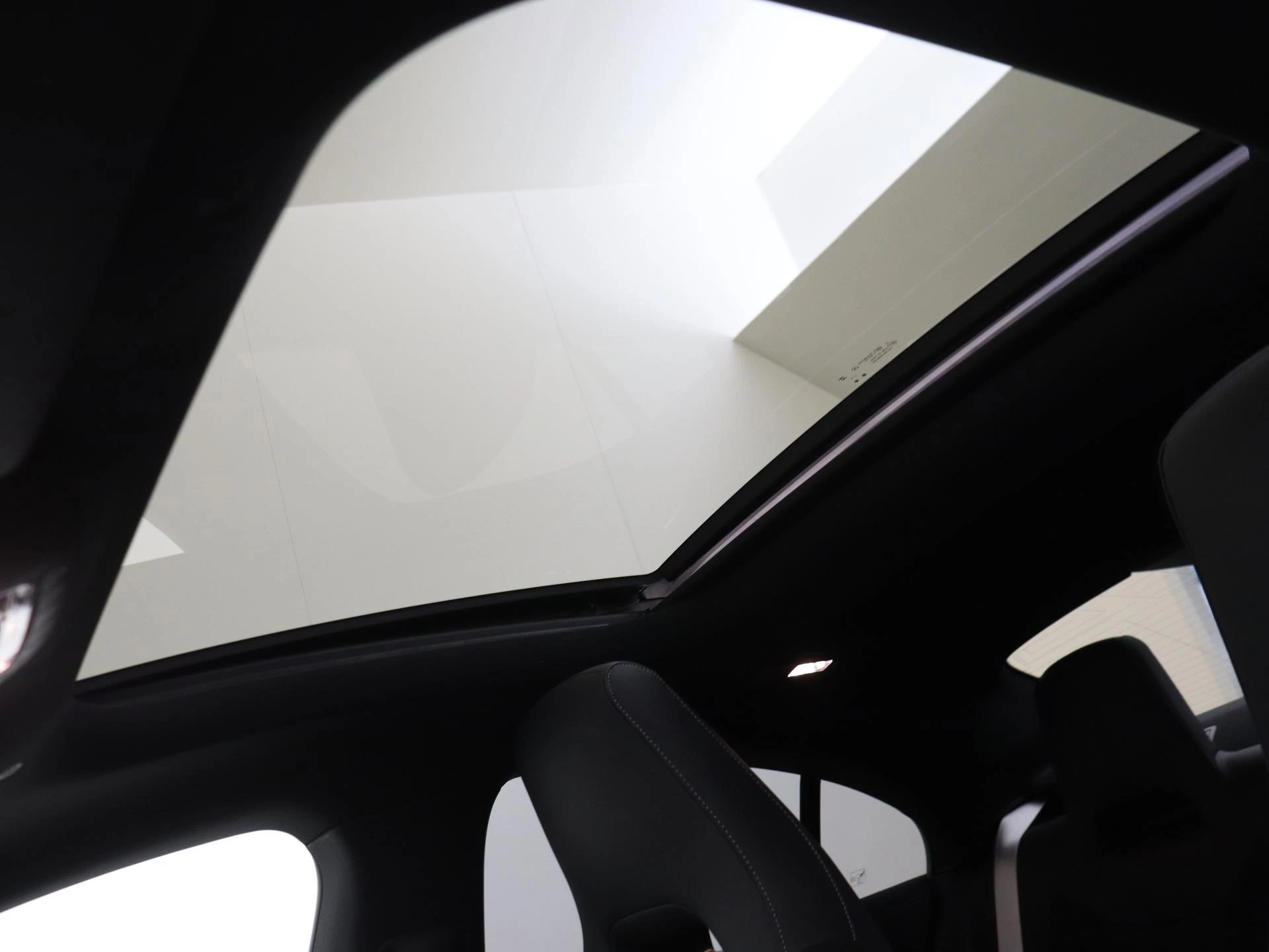 Mercedes-Benz-CLA-image-27